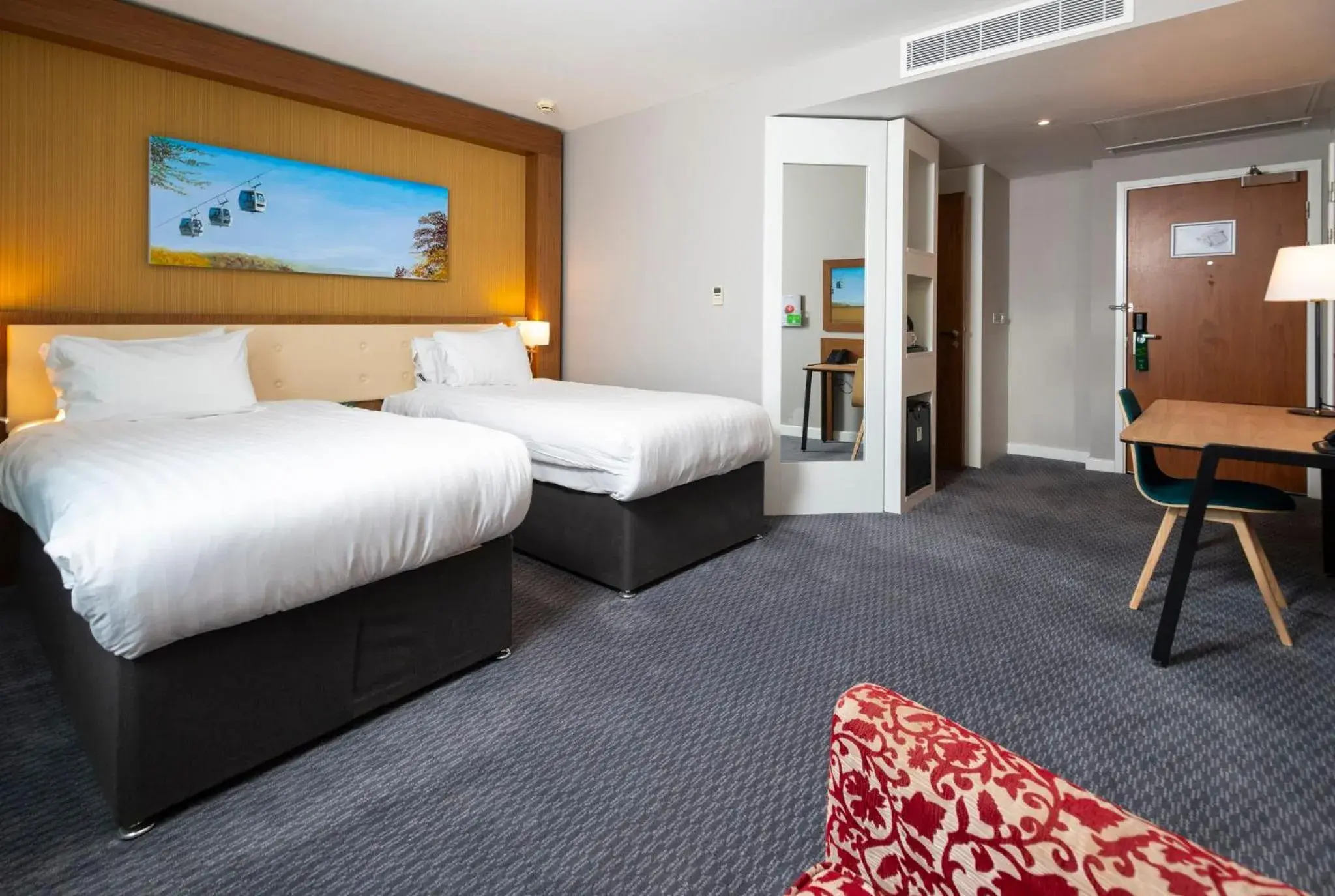 Photo of the whole room, Bed in Holiday Inn Derby Riverlights by IHG Photo of the whole room, Bed in Holiday Inn Derby Riverlights by IHG