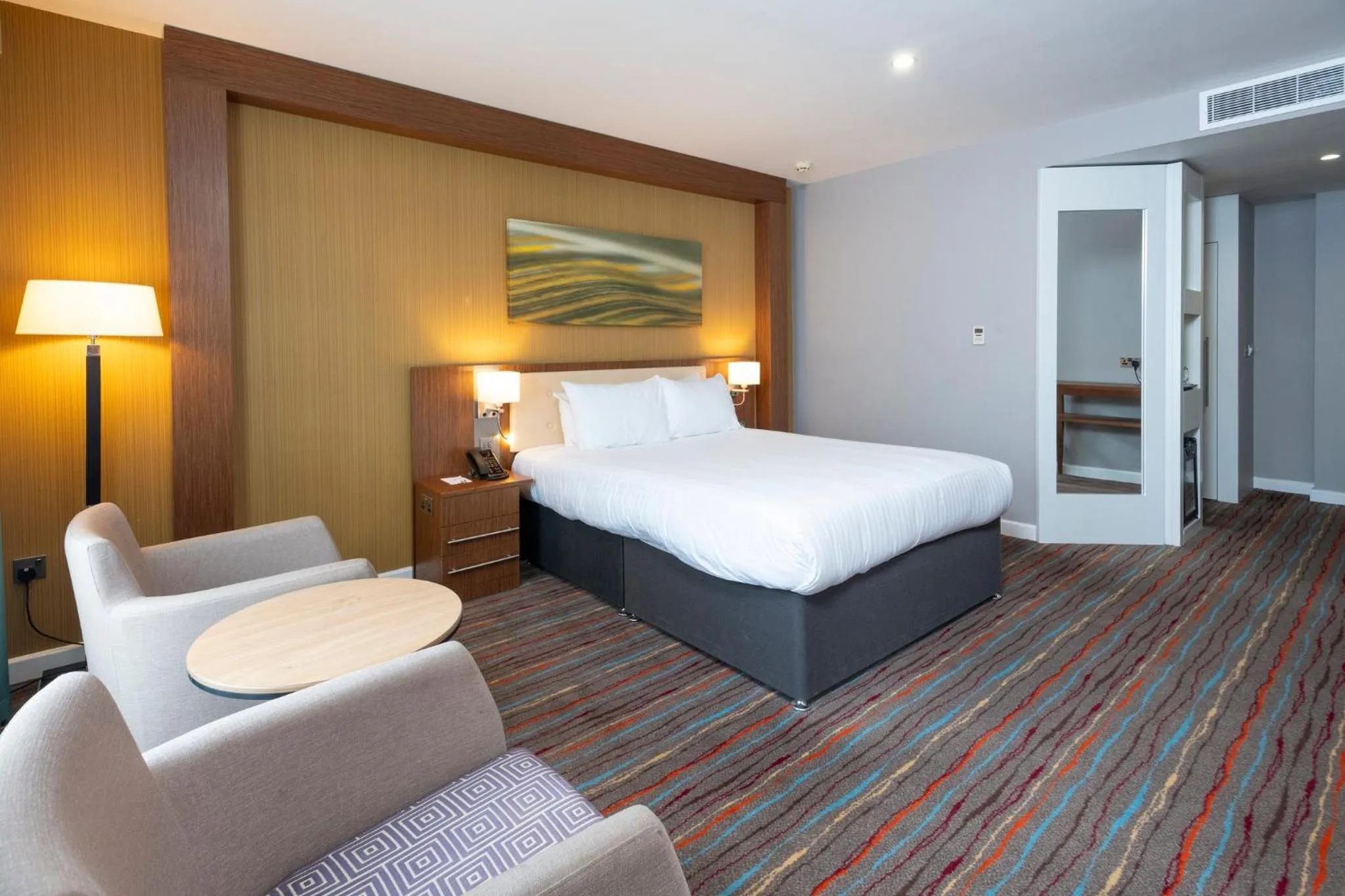 Photo of the whole room, Bed in Holiday Inn Derby Riverlights by IHG