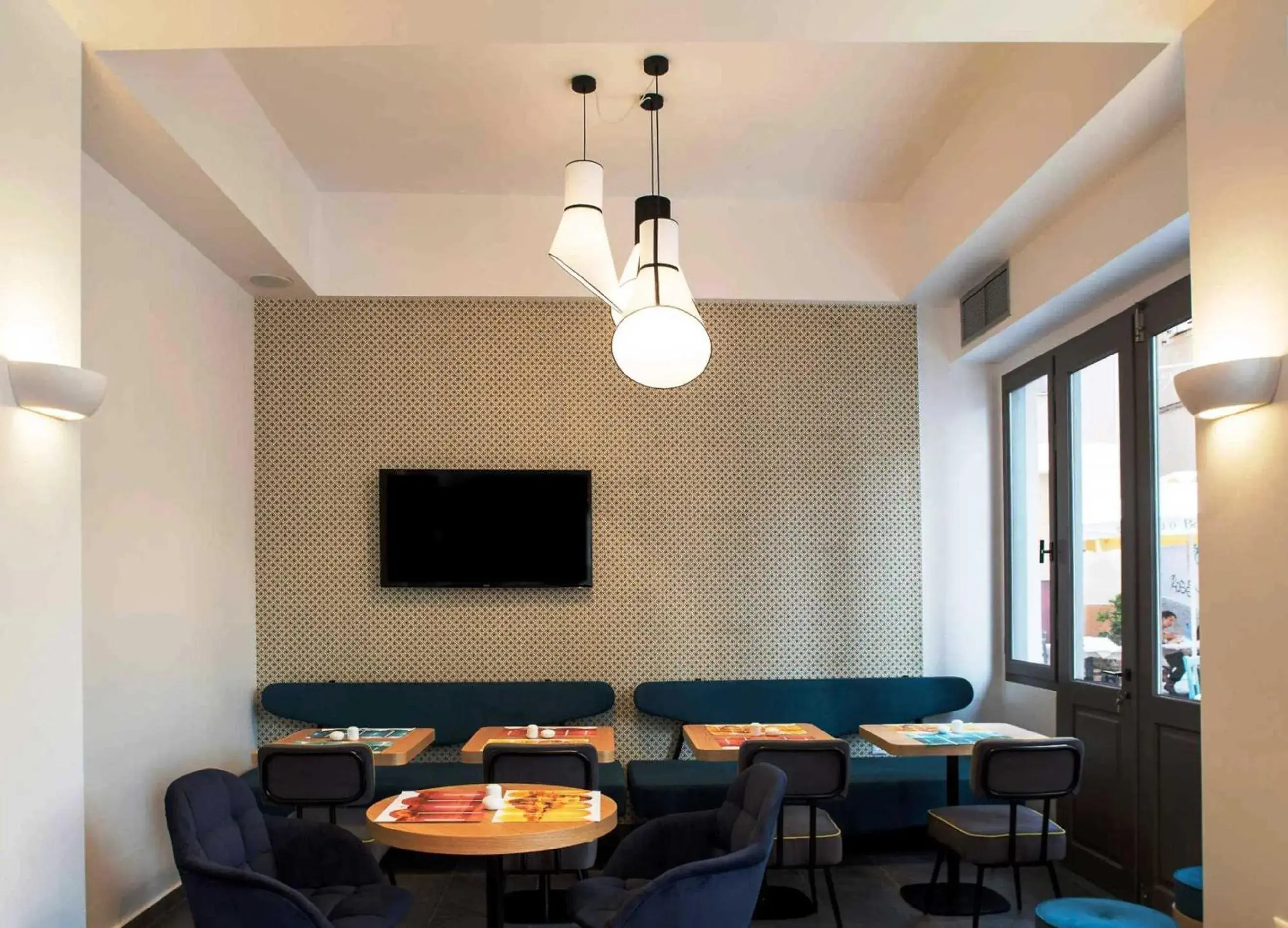 Restaurant/places to eat in Athena hotel Restaurant/places to eat in Athena hotel