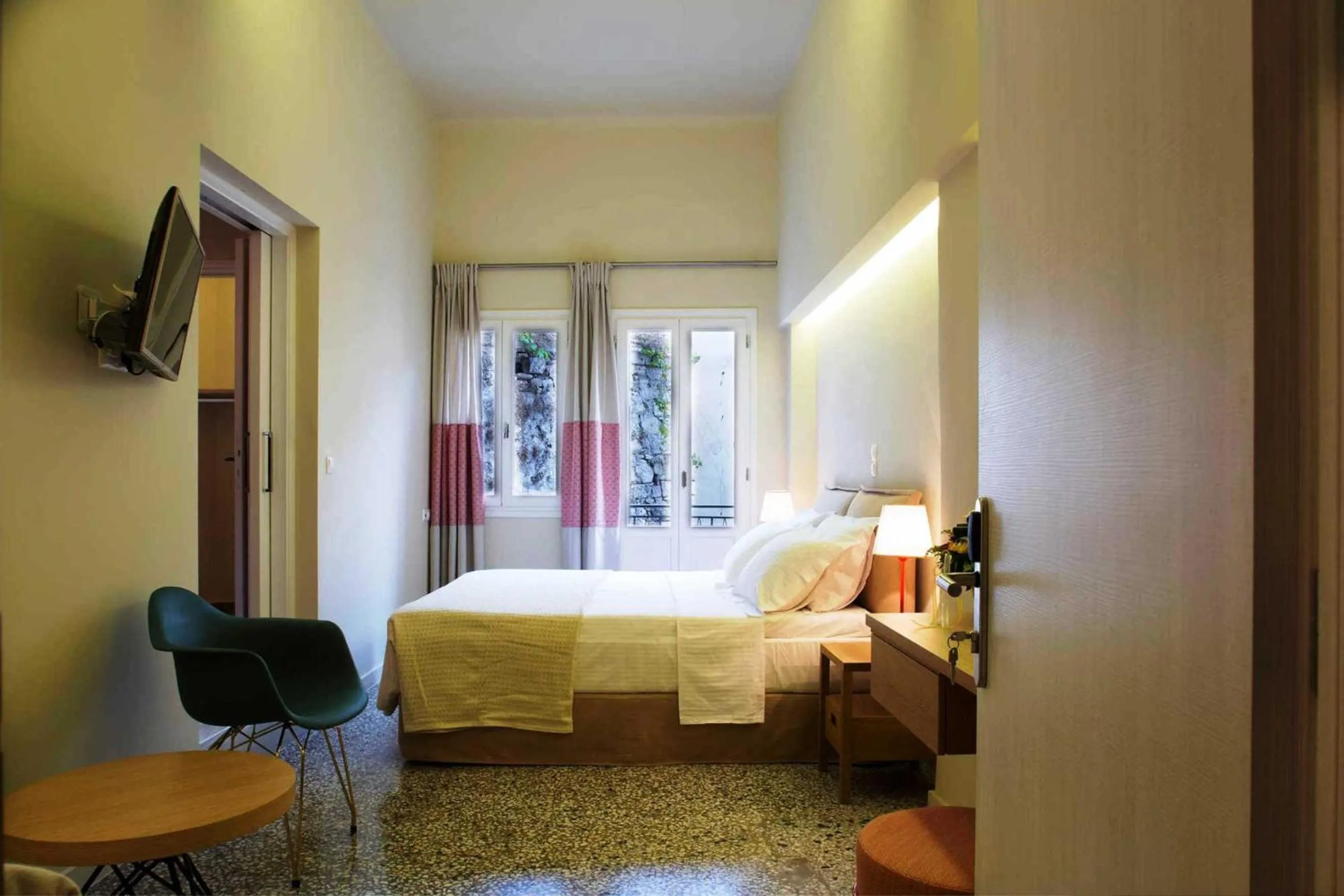 Day, Bed in Athena hotel