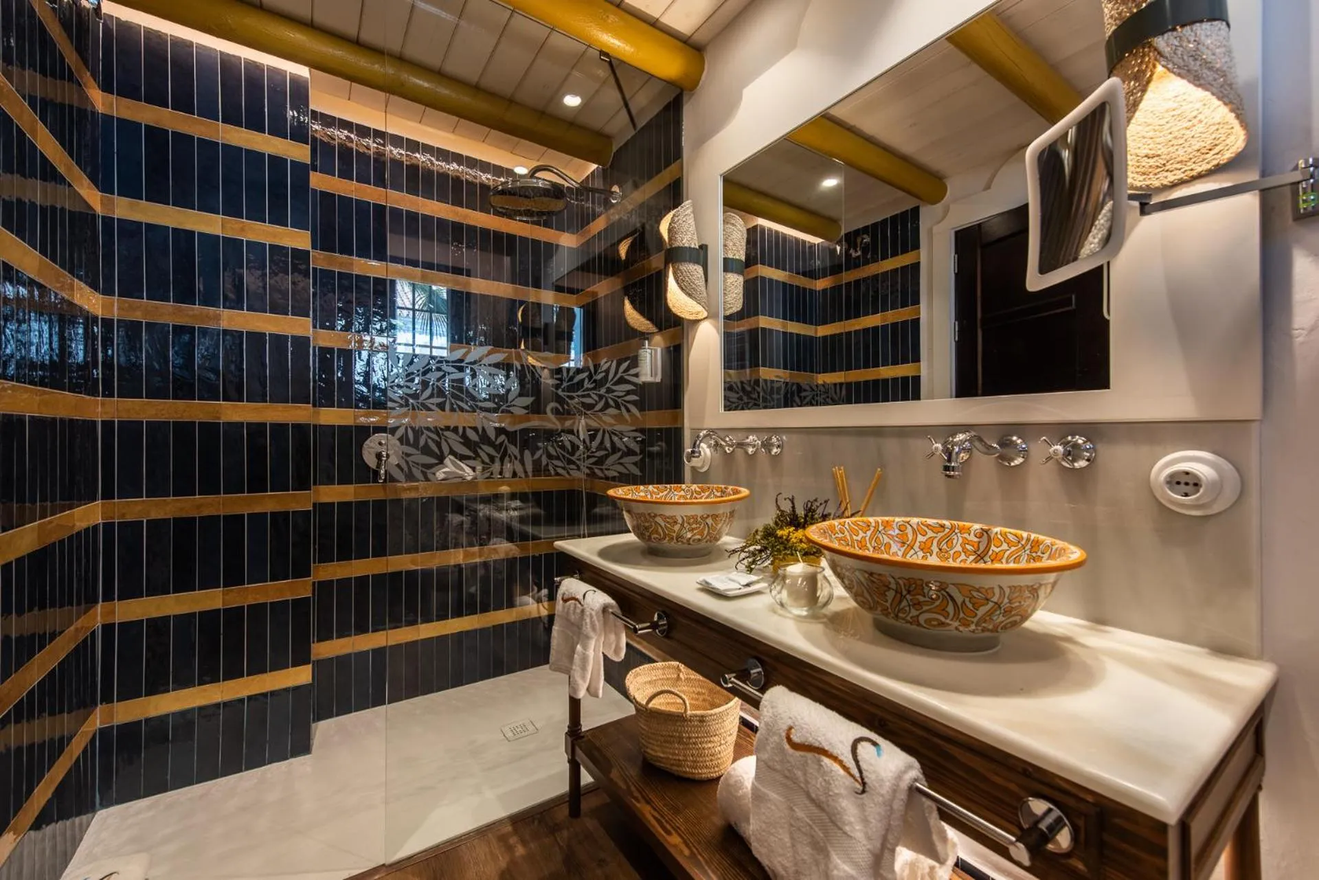 Bathroom in Hotel La Malvasía