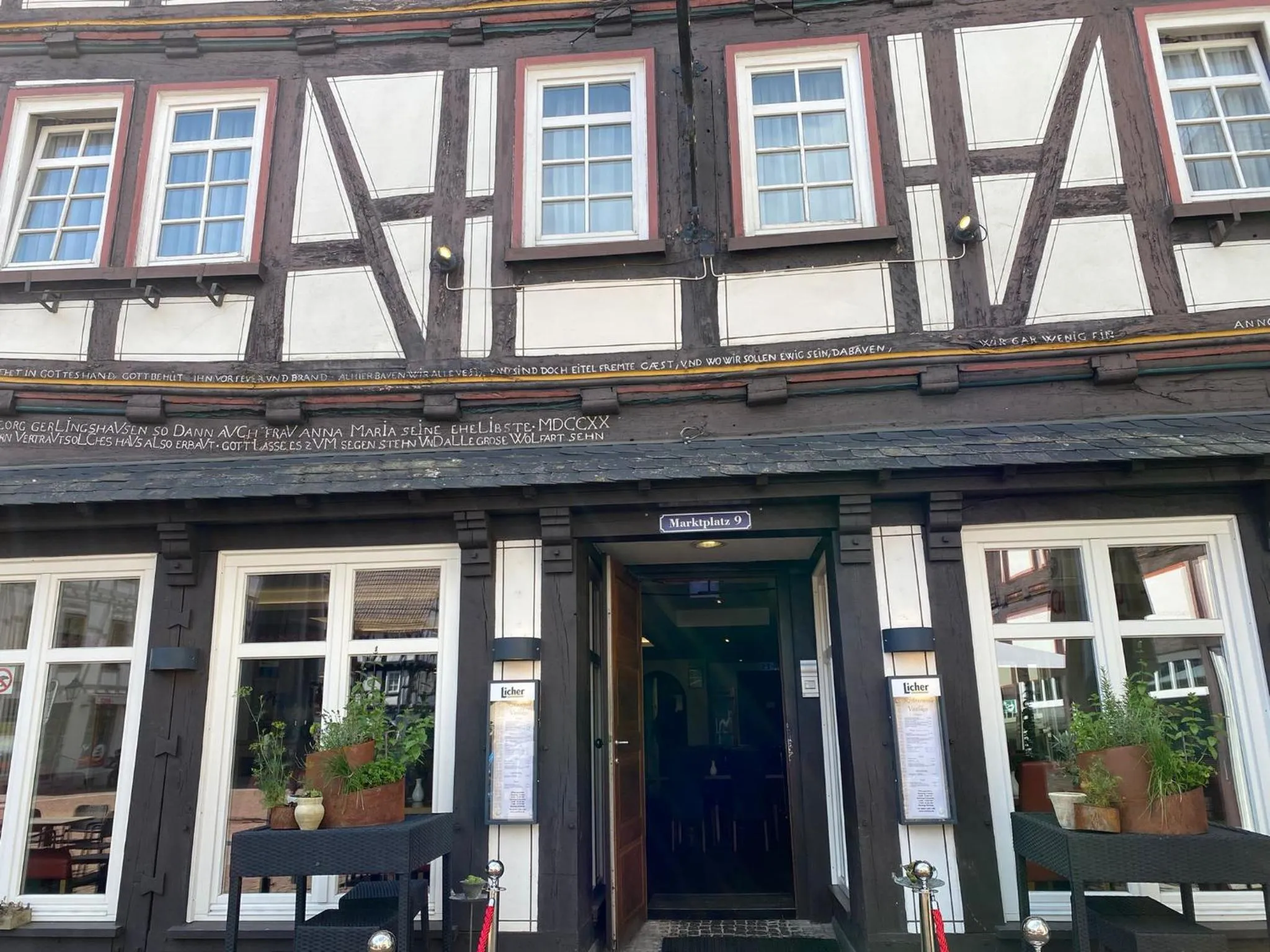 Property building in Haus Oberscholtes