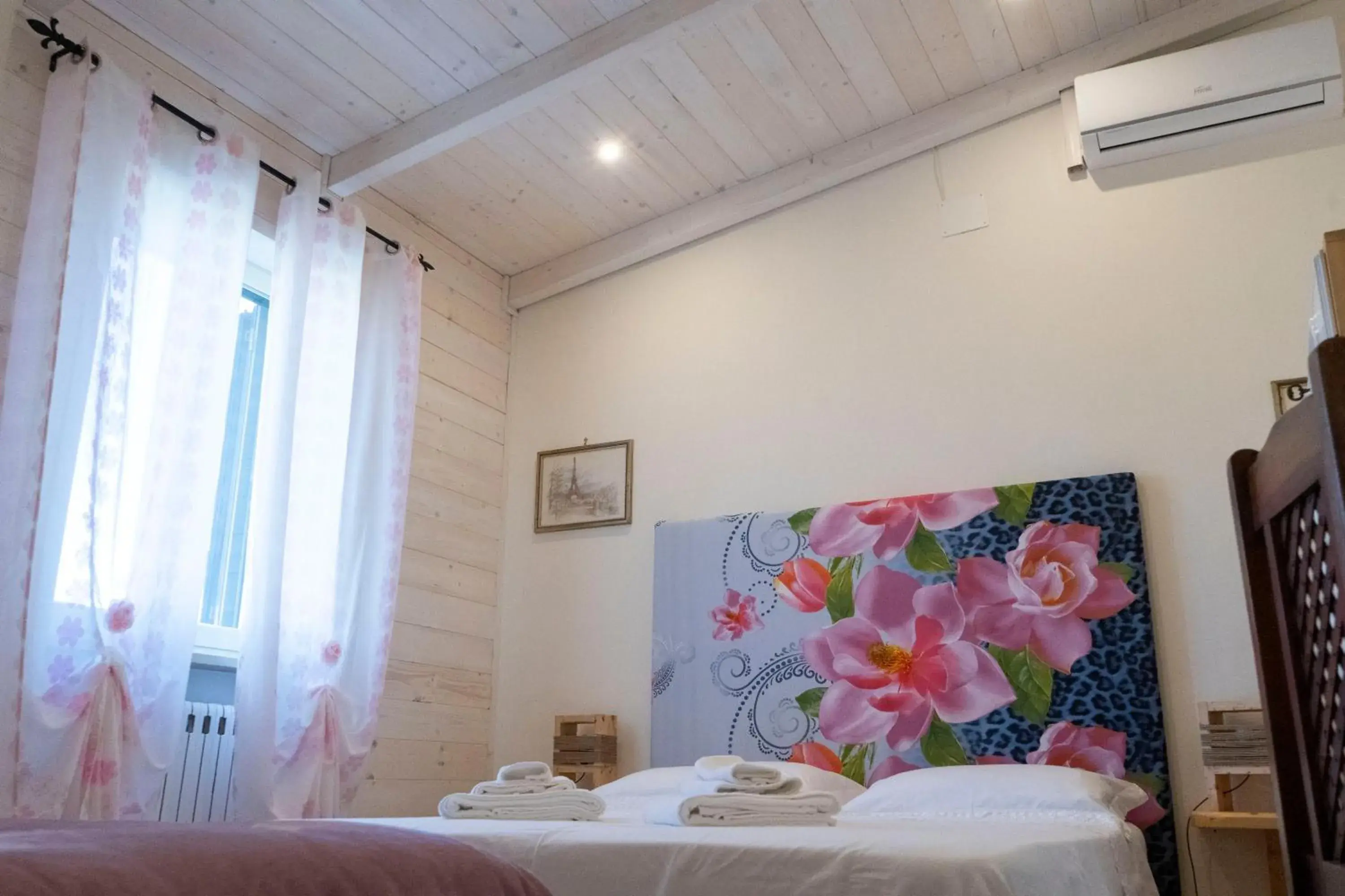 Triple Room with Private Bathroom - single occupancy in Villa Lina Bed&Breakfast Triple Room with Private Bathroom - single occupancy in Villa Lina Bed&Breakfast