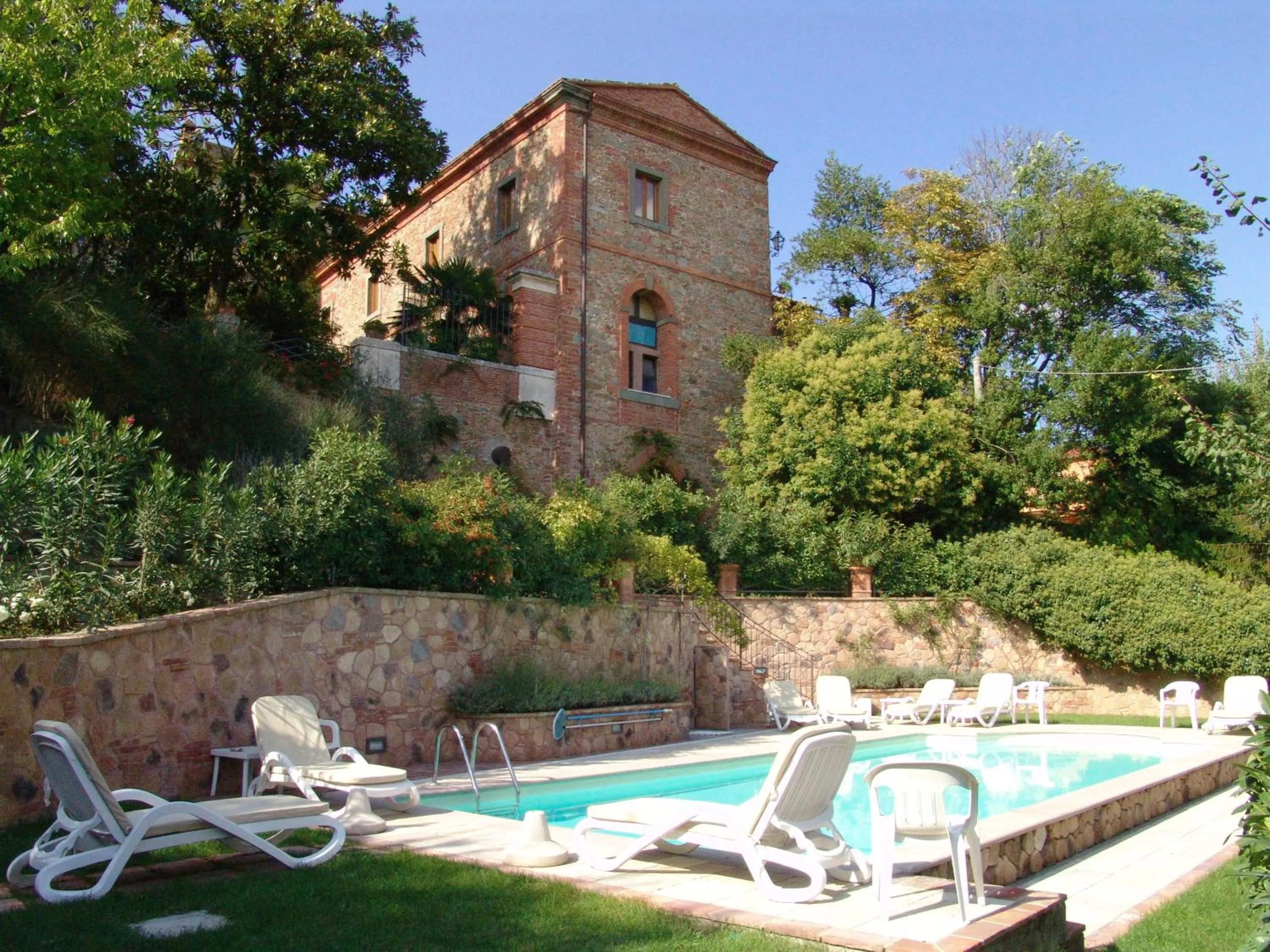 Swimming pool in Fonte Del Castagno