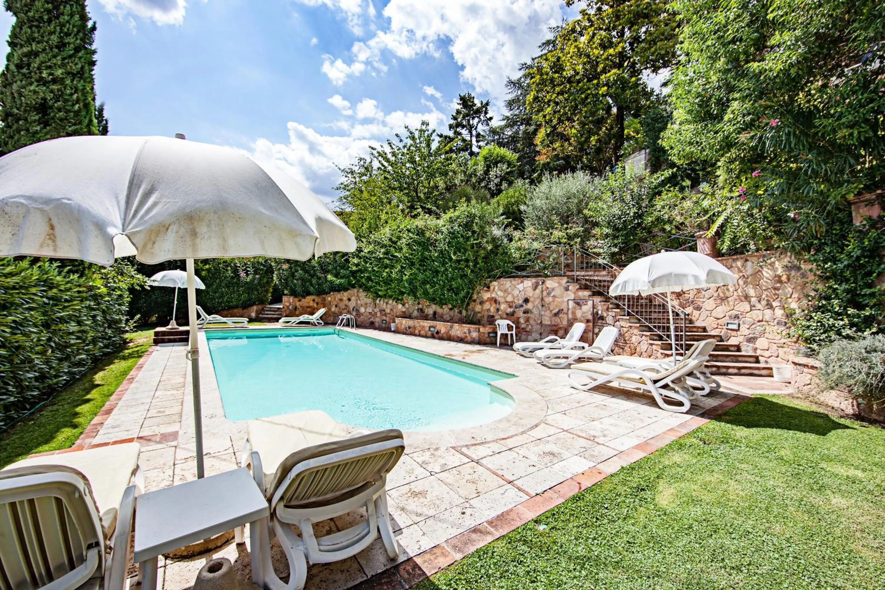 Swimming pool in Fonte Del Castagno