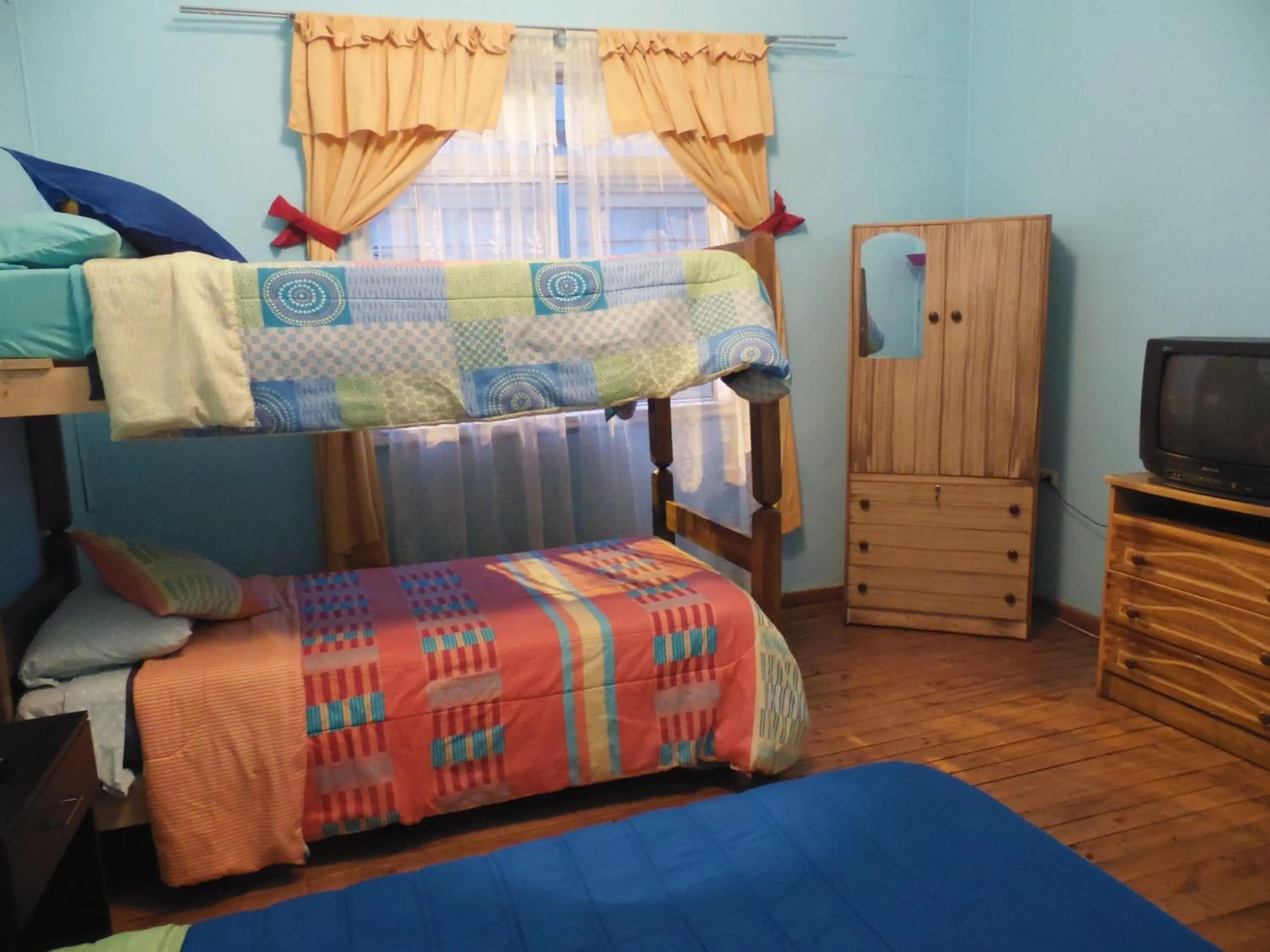 Family Room with Shared Bathroom in Hostal Tricontinental