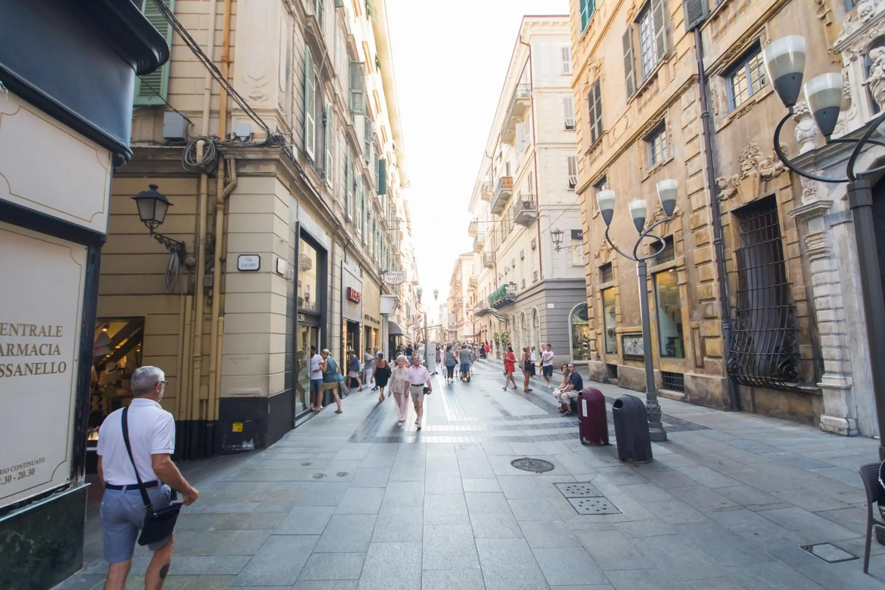 Restaurant/places to eat in Emily Rooms Restaurant/places to eat in Emily Rooms