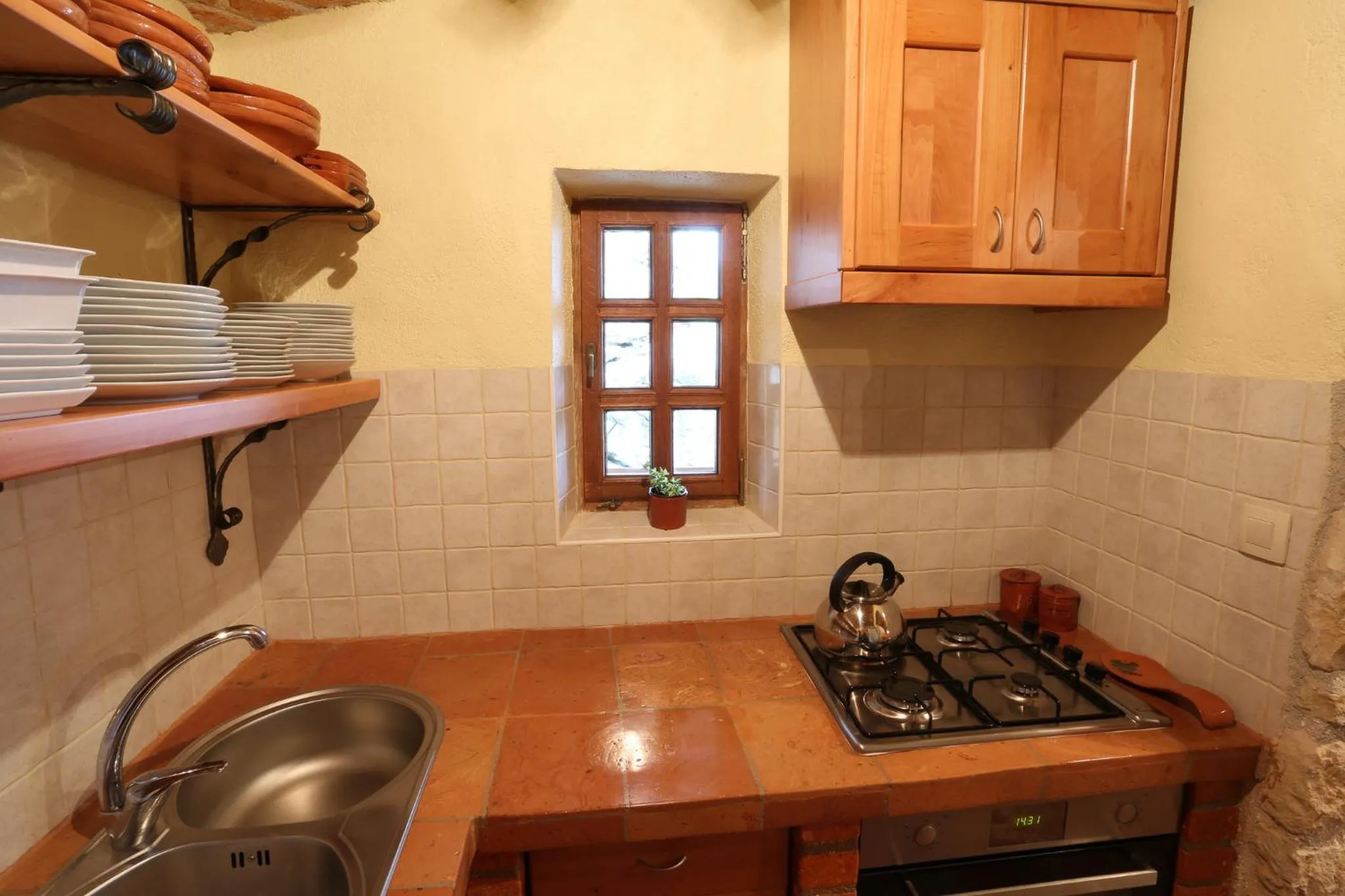Kitchen or kitchenette in Vineyard cottage Zidanca med vinogradi