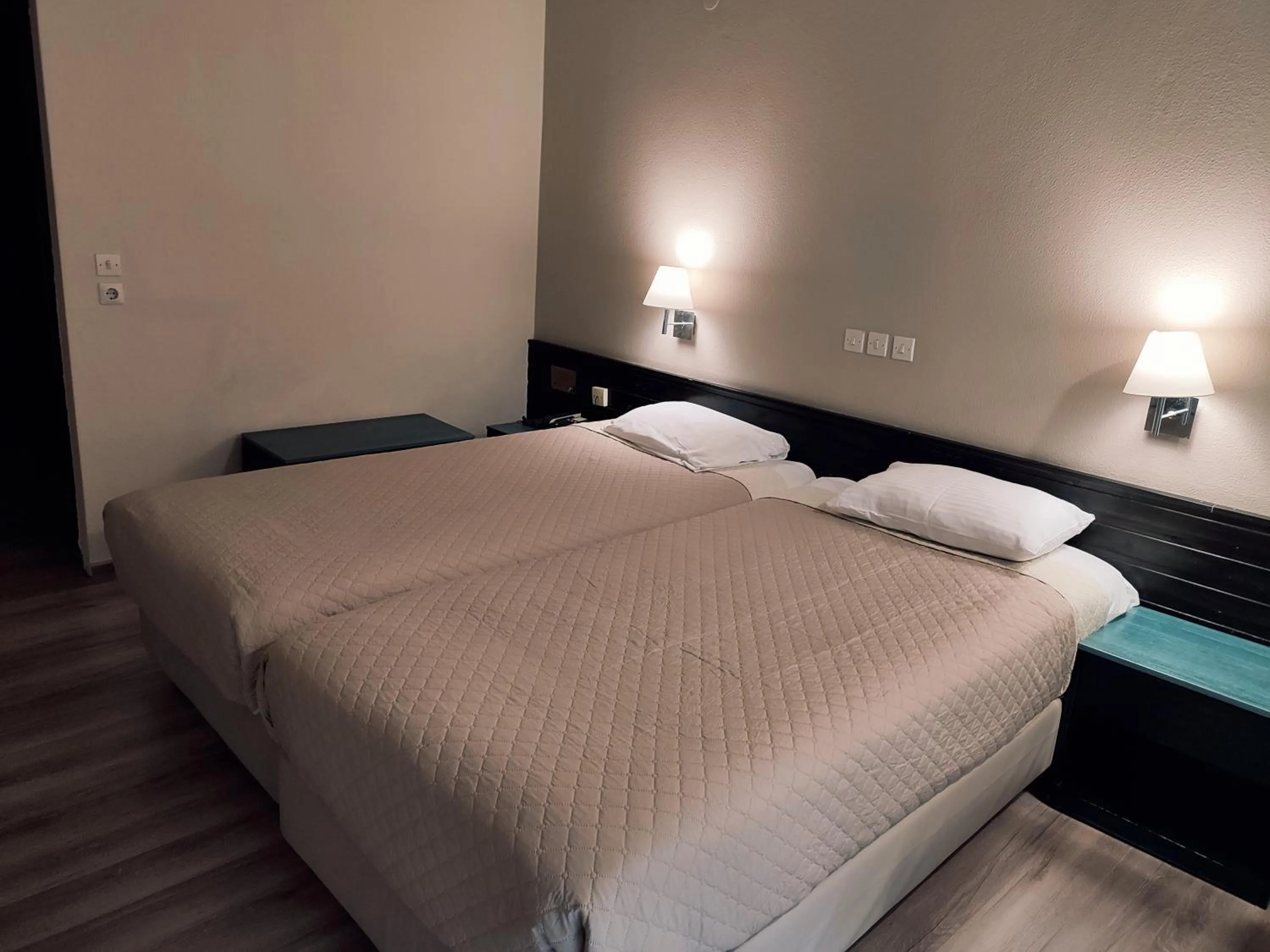 Bedroom, Bed in Plaza Hotel