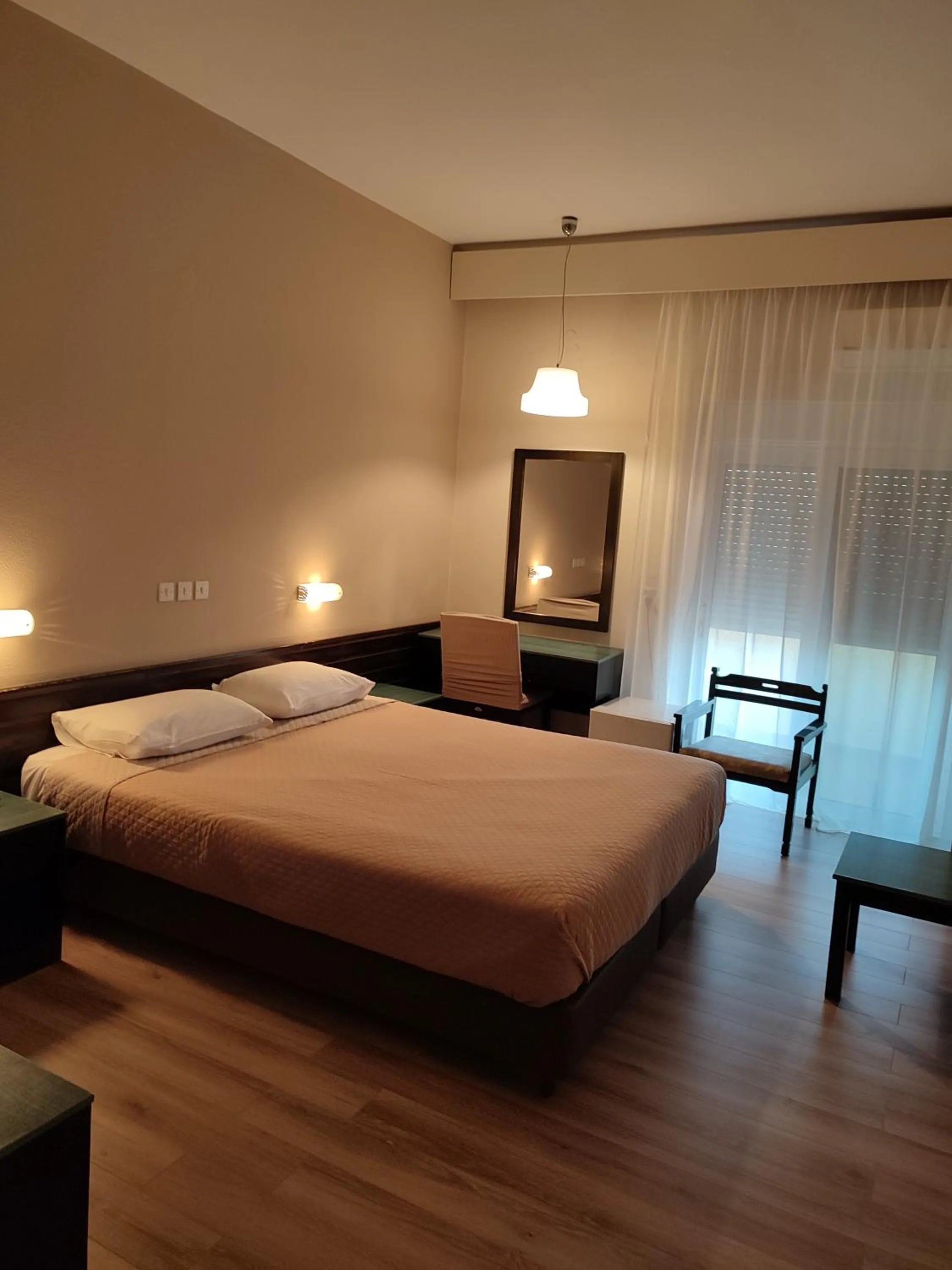 Bedroom, Bed in Plaza Hotel