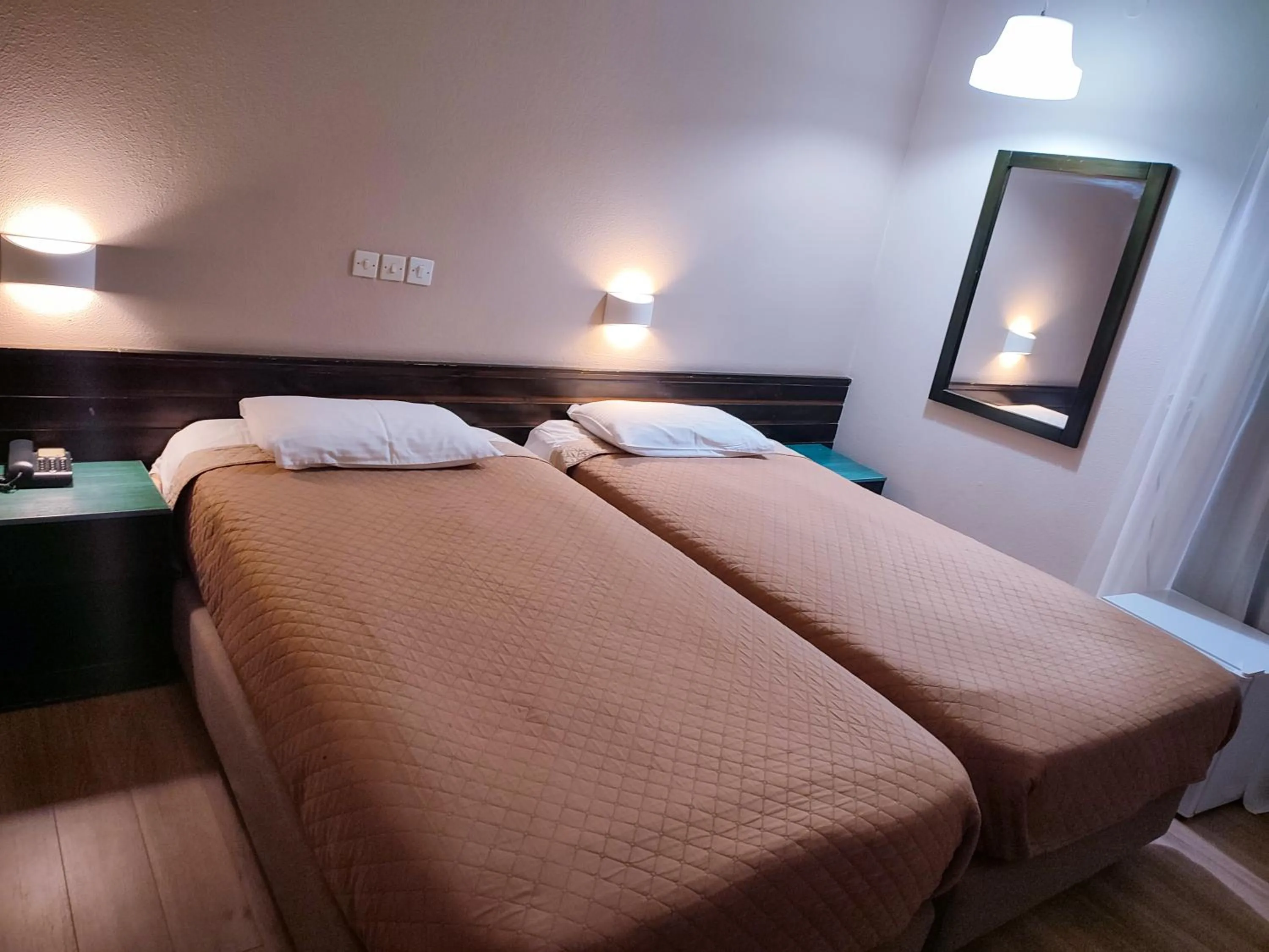 Bedroom, Bed in Plaza Hotel