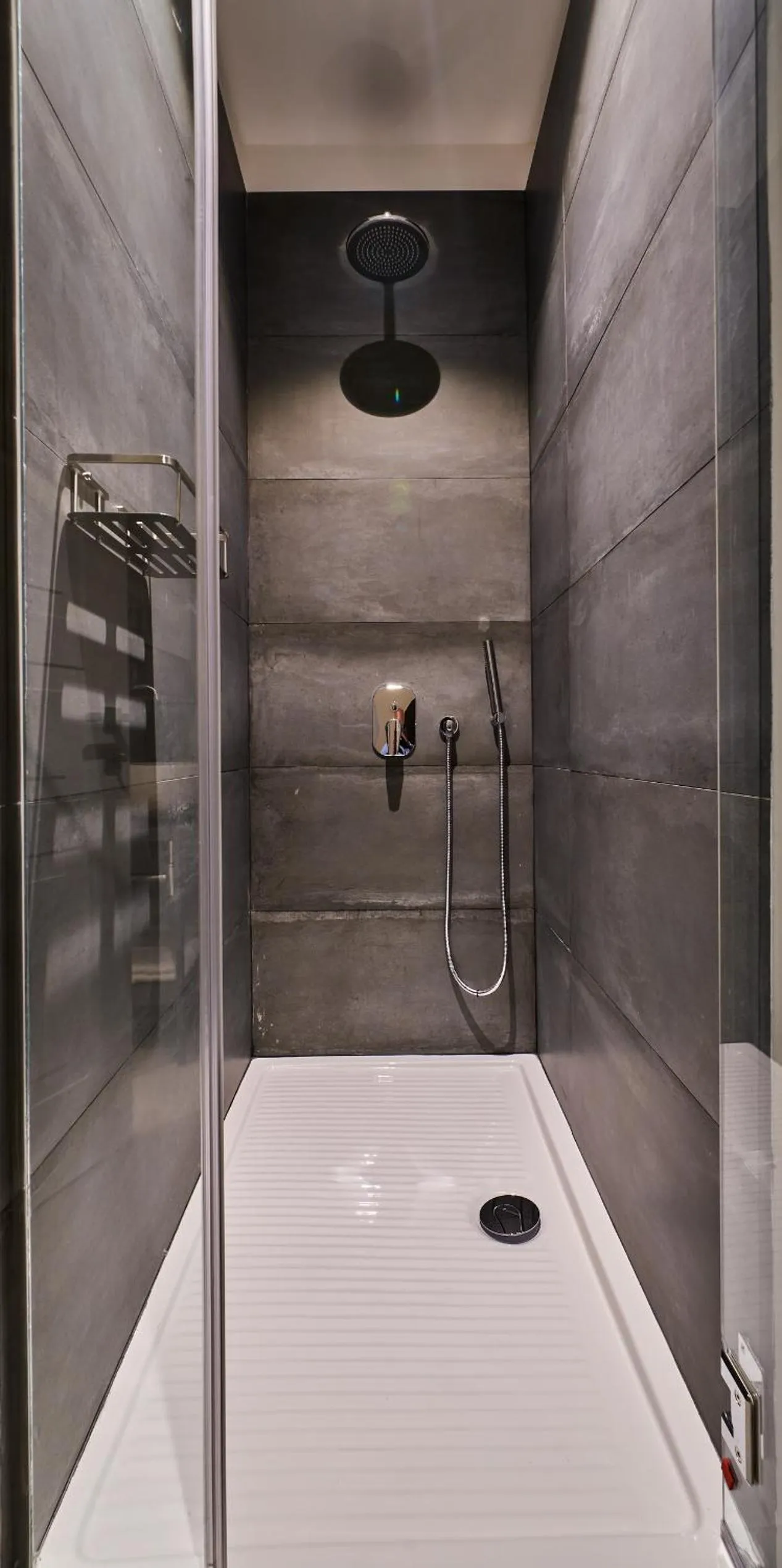 Shower in A Casa del Principe LT