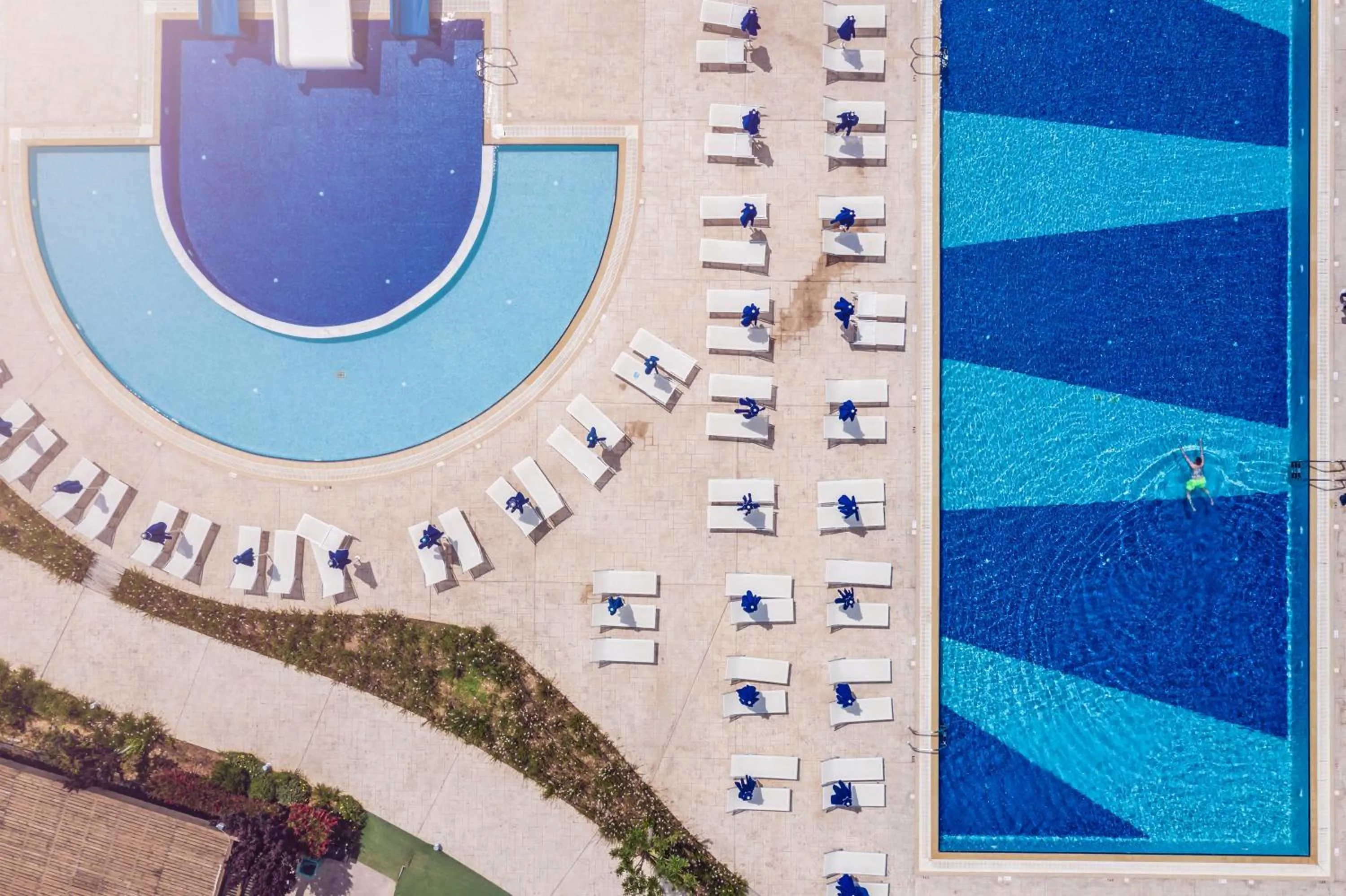 Swimming pool in Princess Sun Hotel