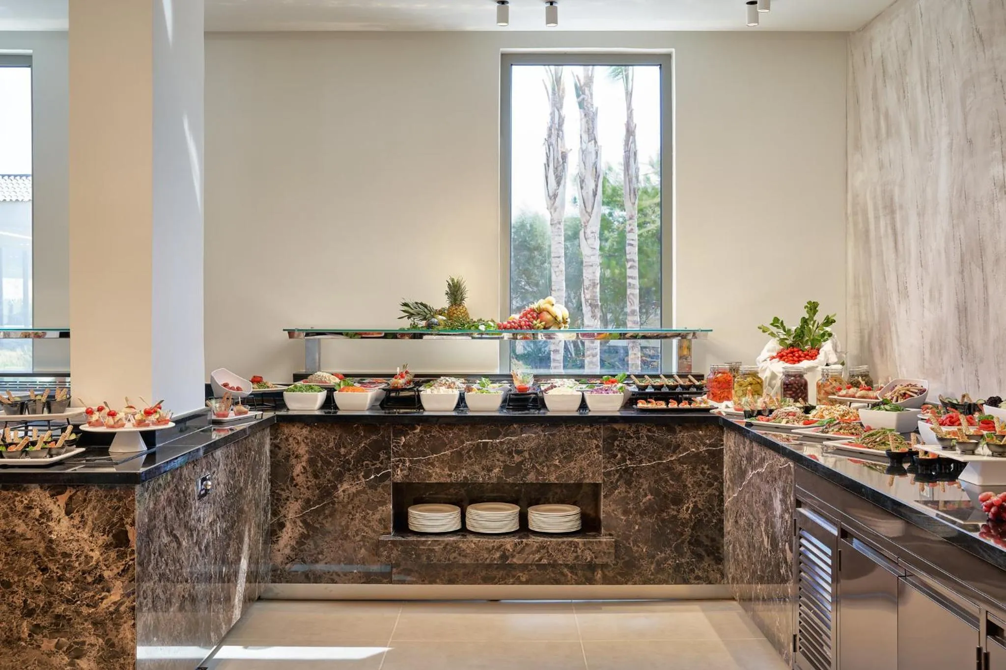 Restaurant/places to eat in Princess Sun Hotel