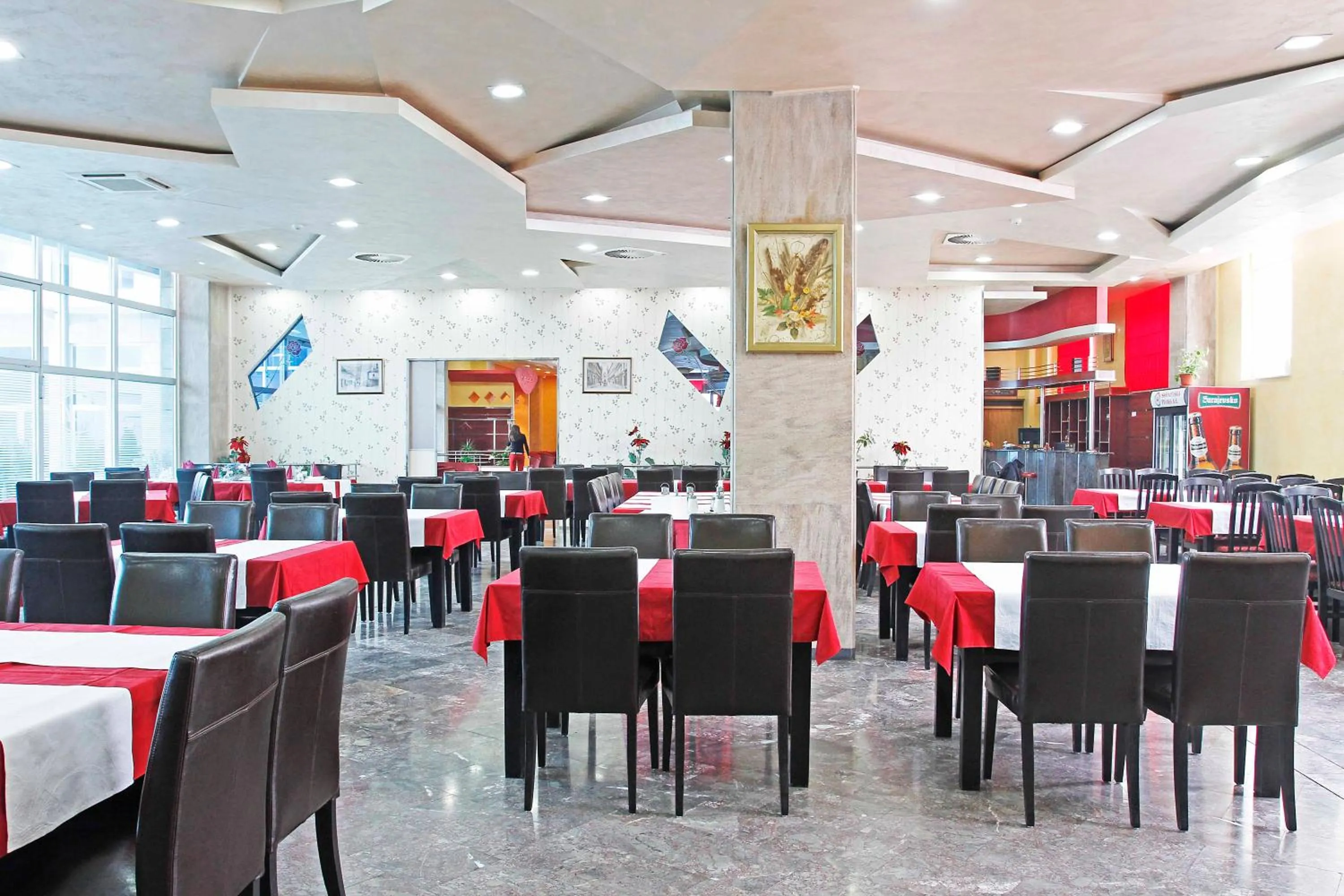 Restaurant/places to eat in Hotel BM International