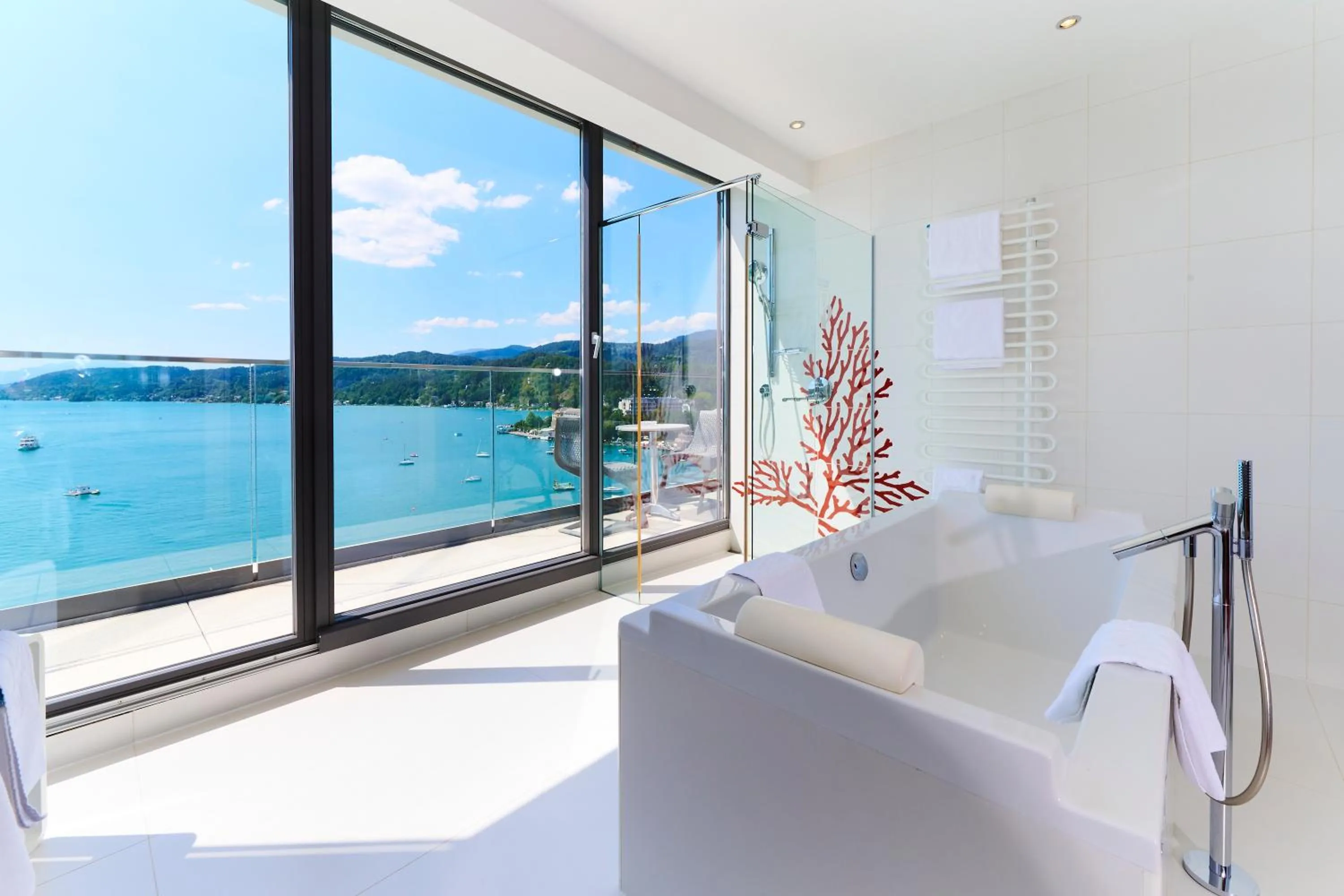 Bathroom in Parkhotel Pörtschach - Das Hotelresort mit Insellage am Wörthersee