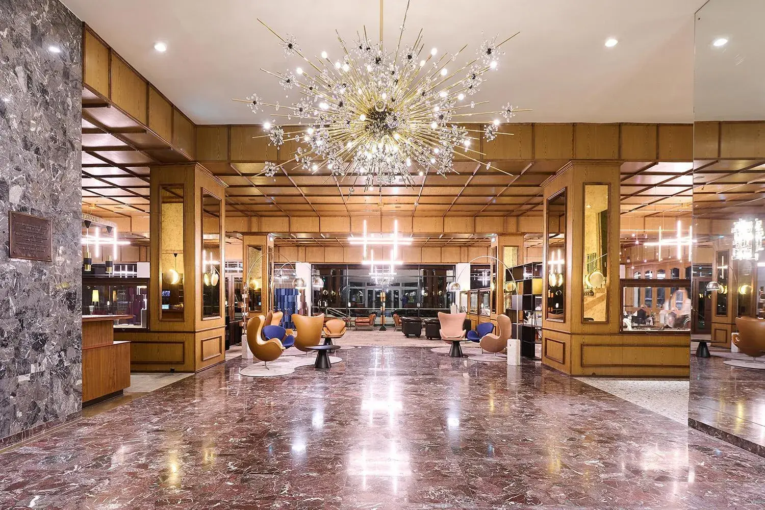 Lobby or reception in Parkhotel Pörtschach - Das Hotelresort mit Insellage am Wörthersee Lobby or reception in Parkhotel Pörtschach - Das Hotelresort mit Insellage am Wörthersee