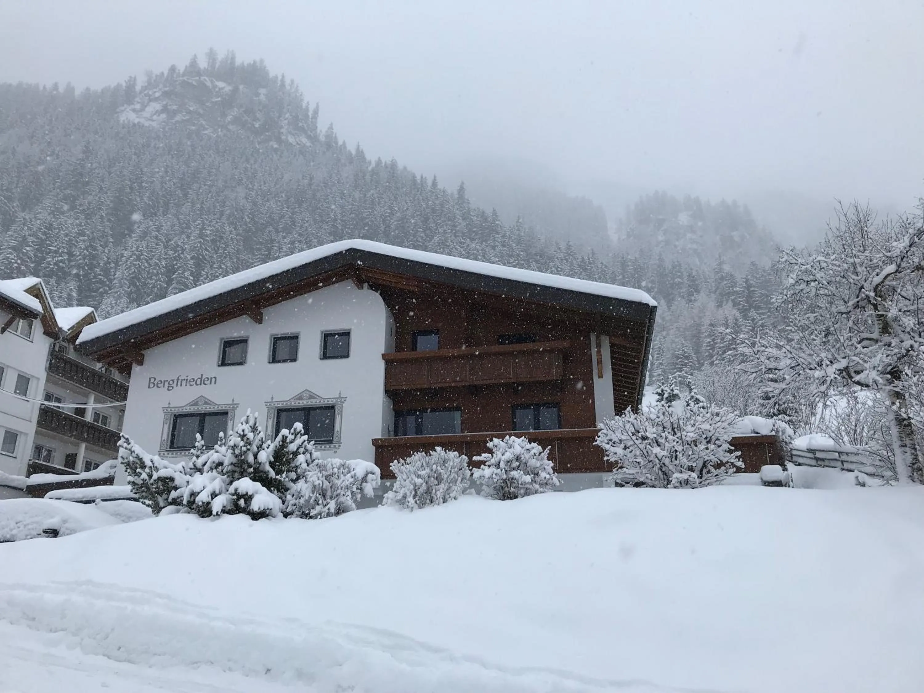 Property building in Haus Bergfrieden
