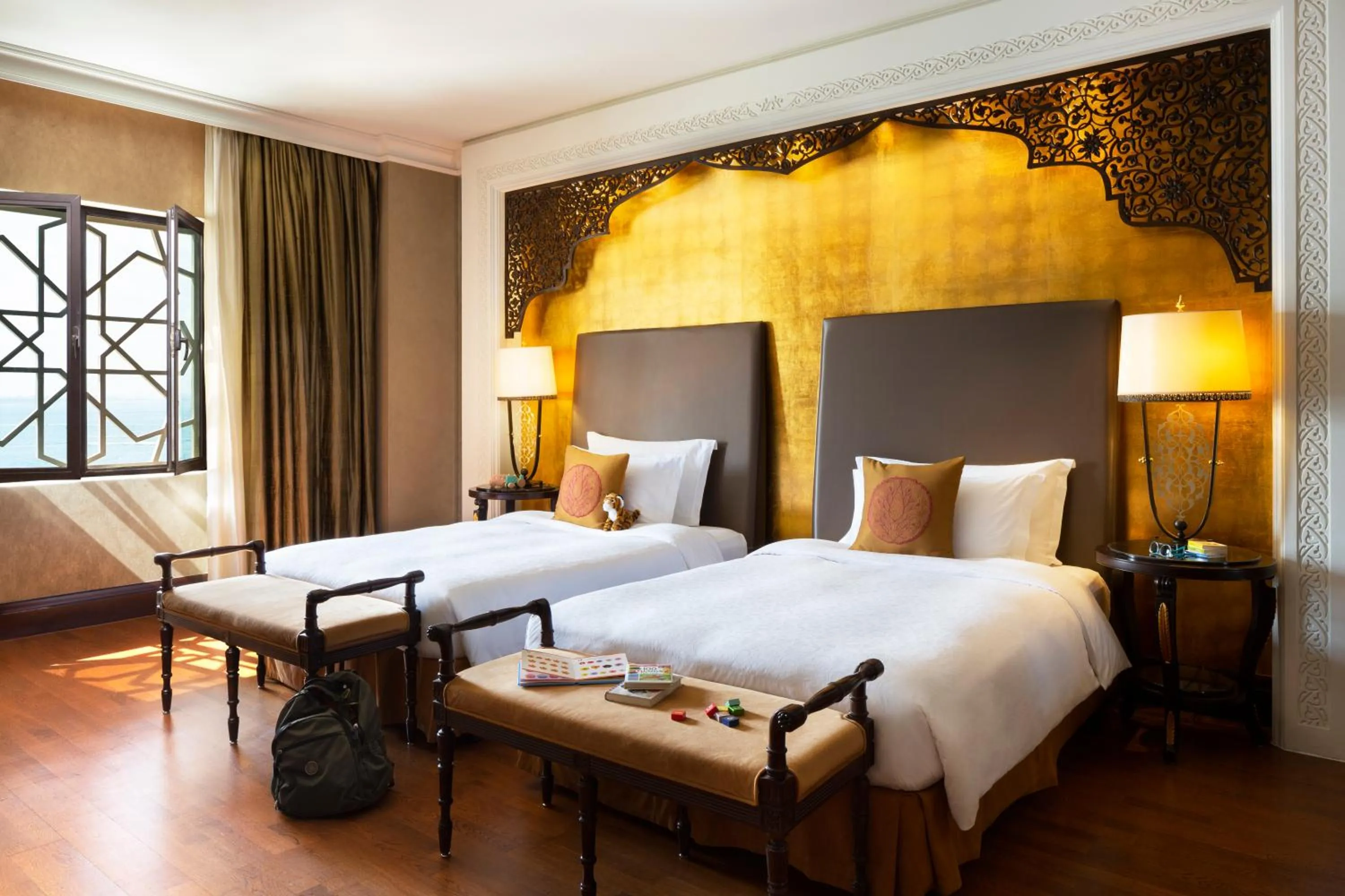 Bed in Jumeirah Zabeel Saray Dubai