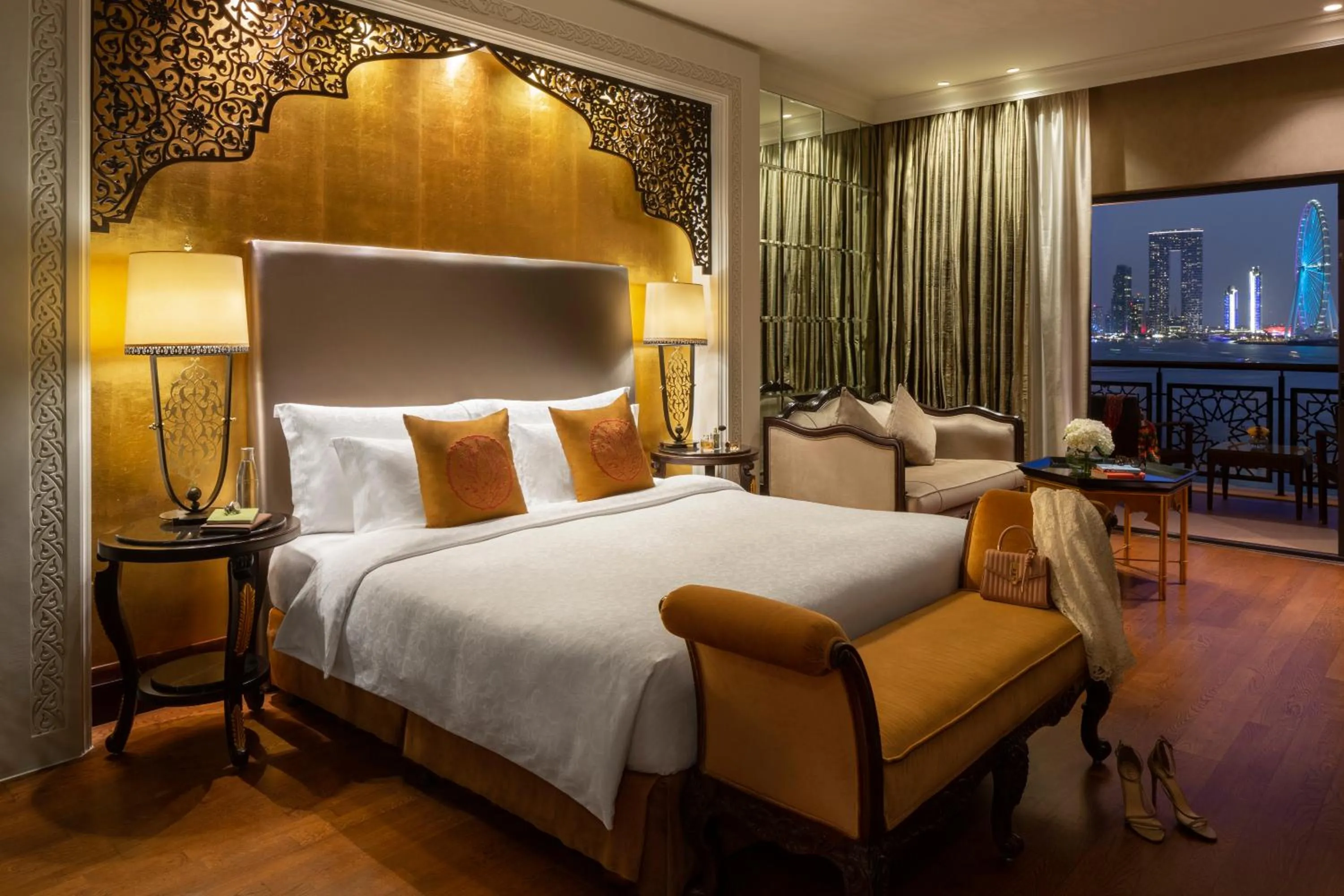 Bed in Jumeirah Zabeel Saray Dubai