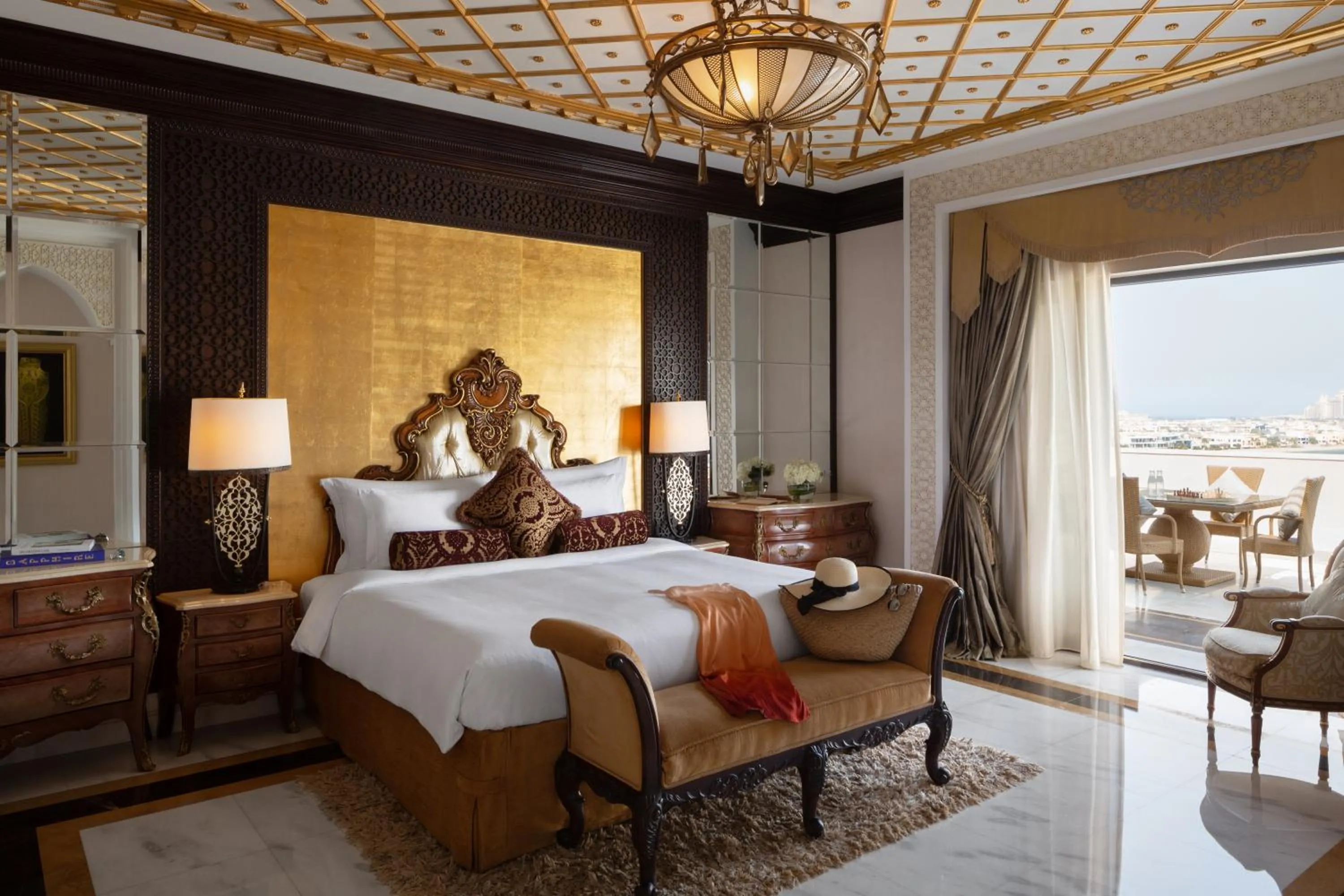 Bed in Jumeirah Zabeel Saray Dubai