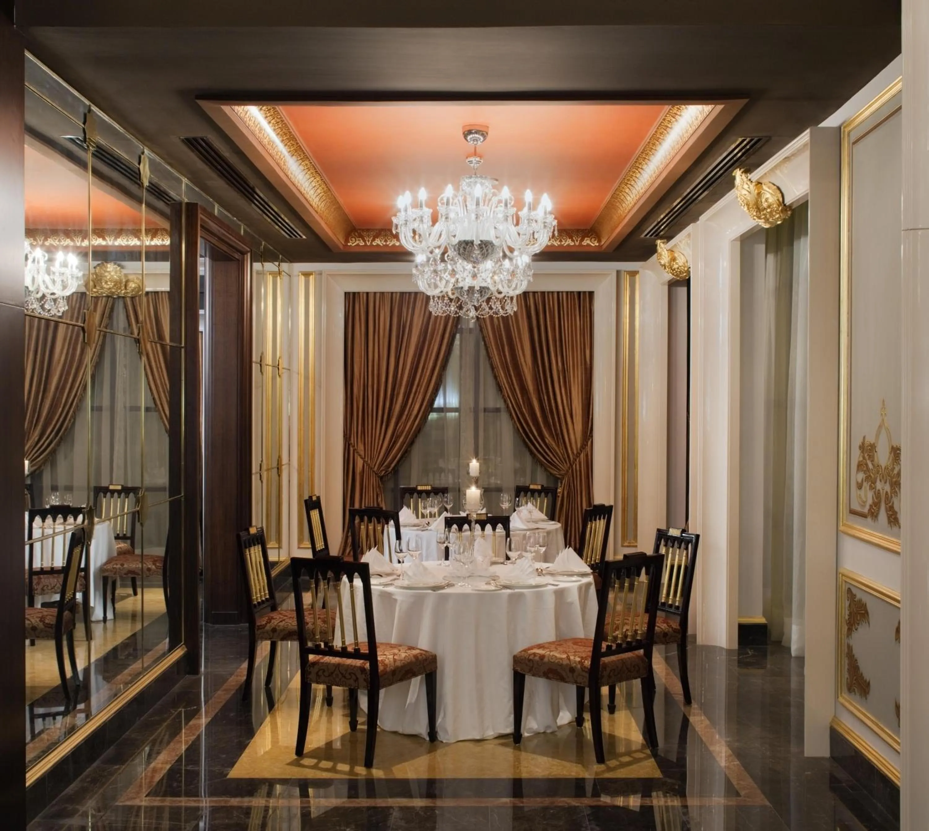 Restaurant/places to eat in Jumeirah Zabeel Saray Dubai