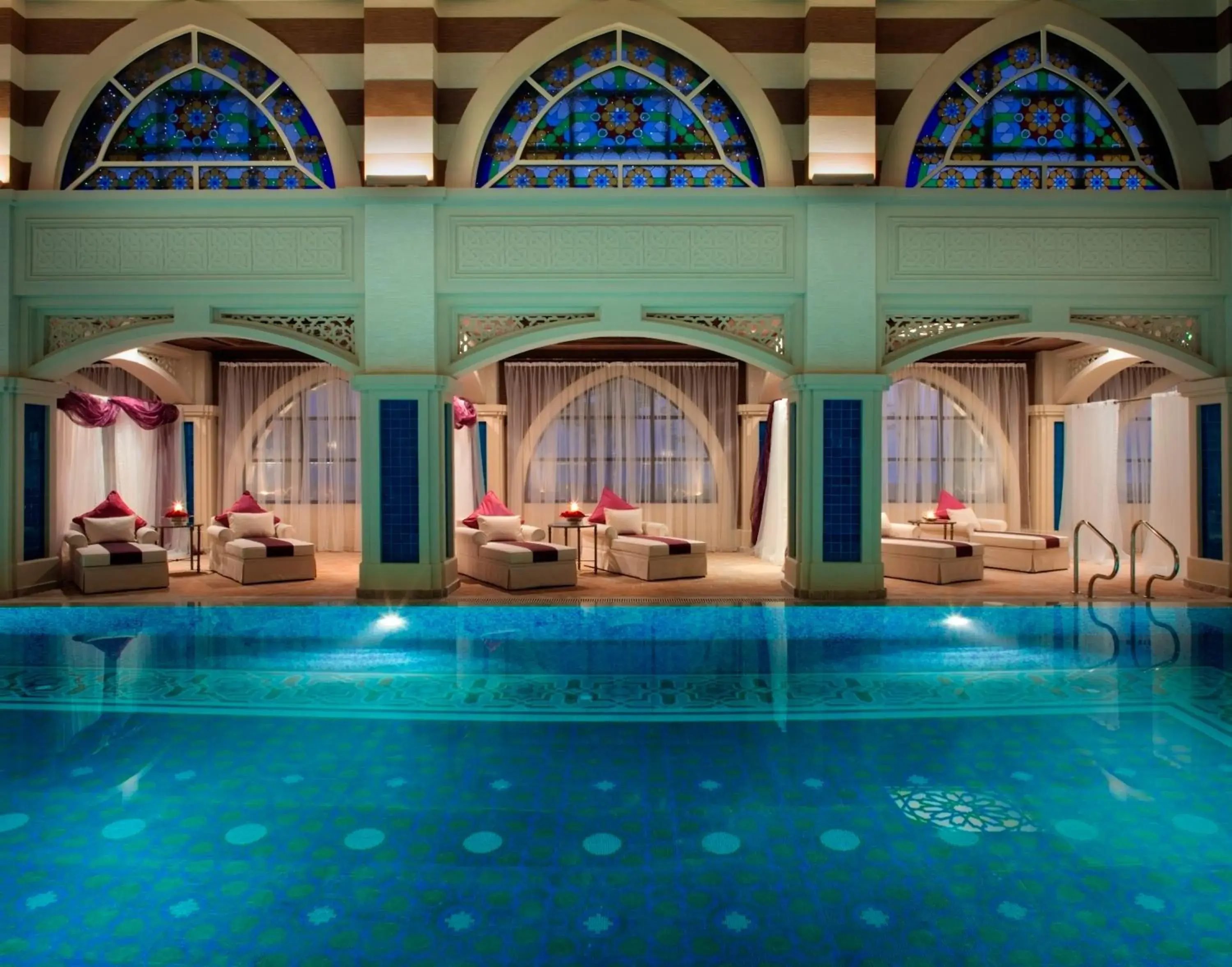 Swimming pool in Jumeirah Zabeel Saray Dubai Swimming pool in Jumeirah Zabeel Saray Dubai
