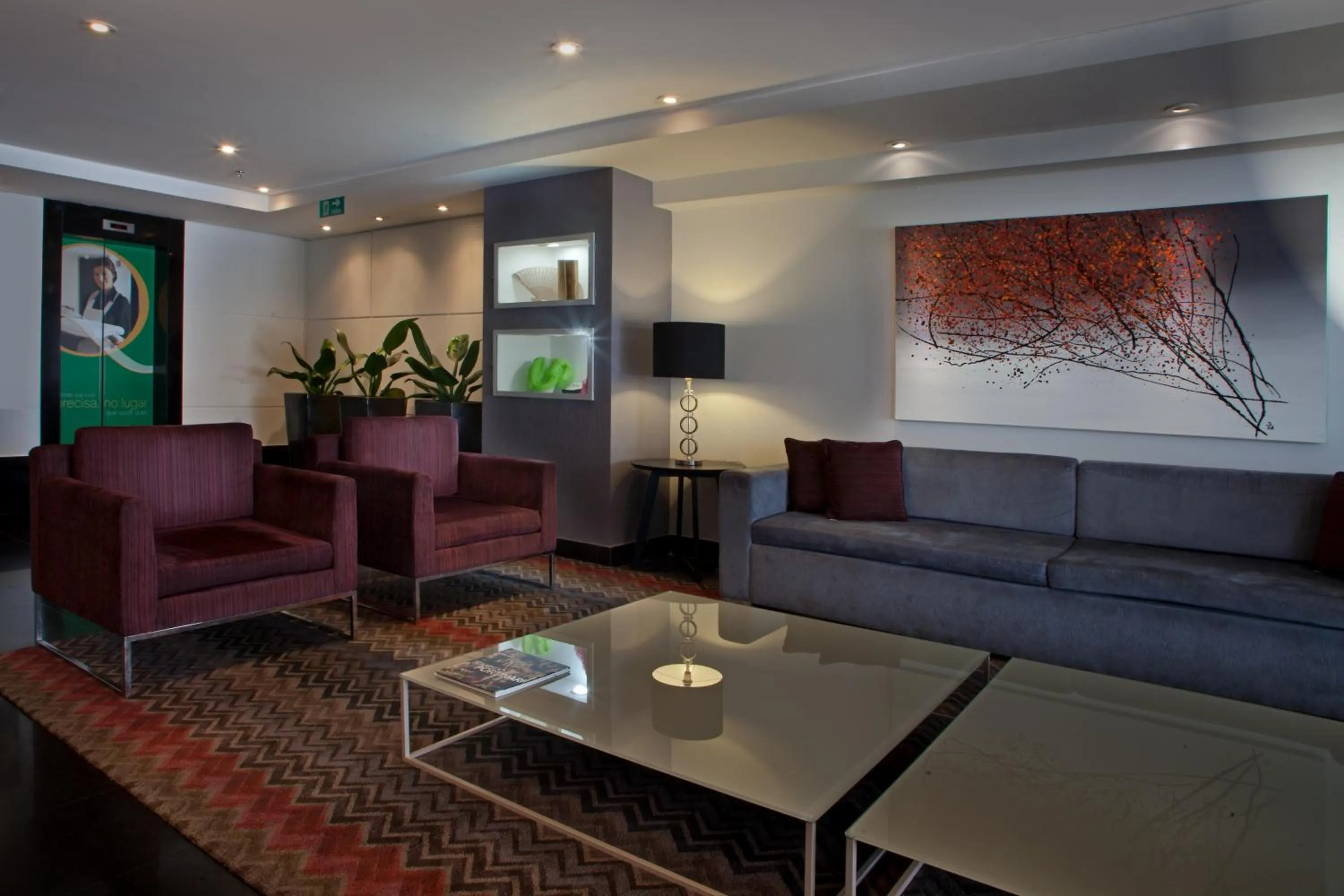 Lobby or reception in Quality Suites Alphaville