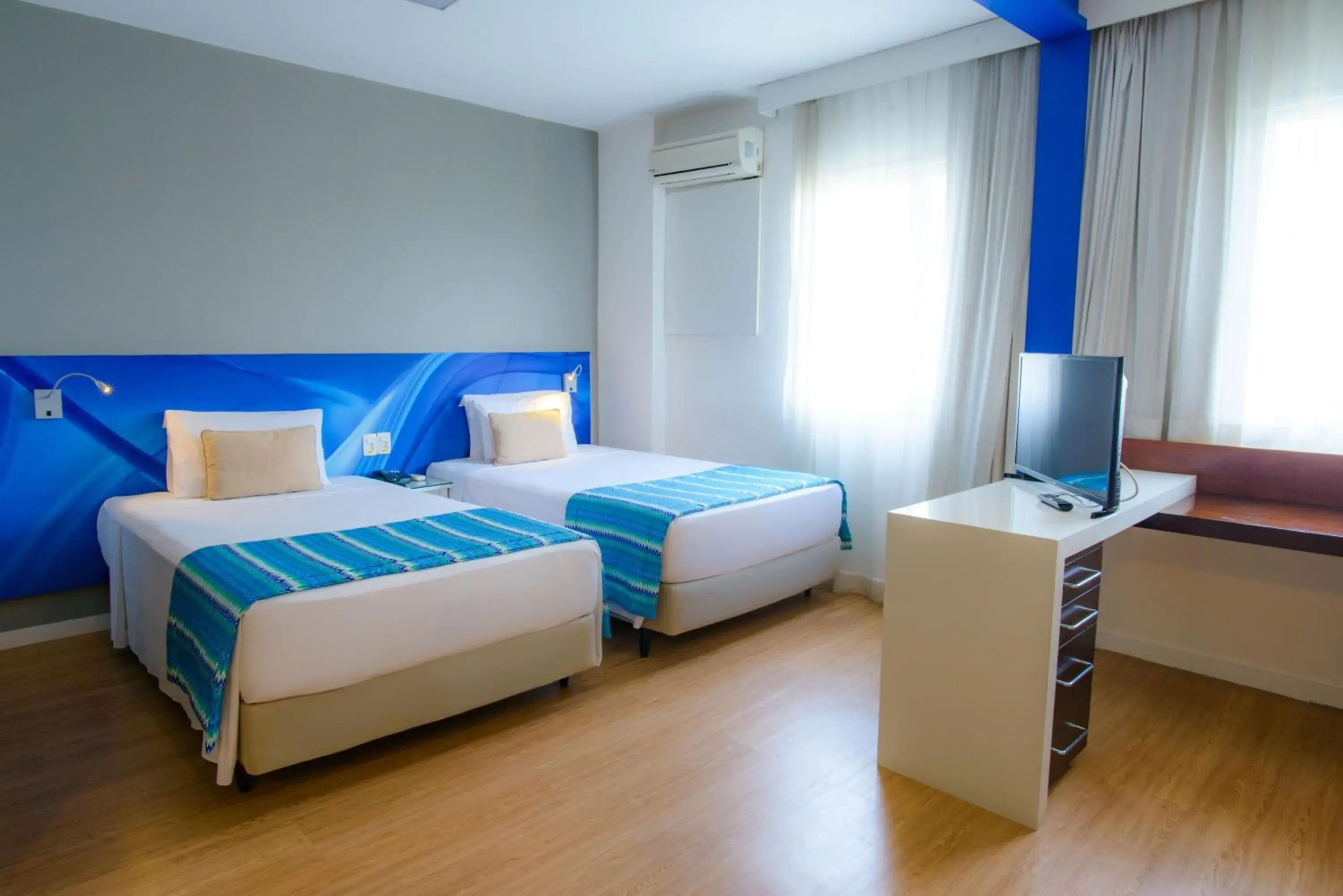 Bedroom, Bed in Quality Suites Alphaville Bedroom, Bed in Quality Suites Alphaville