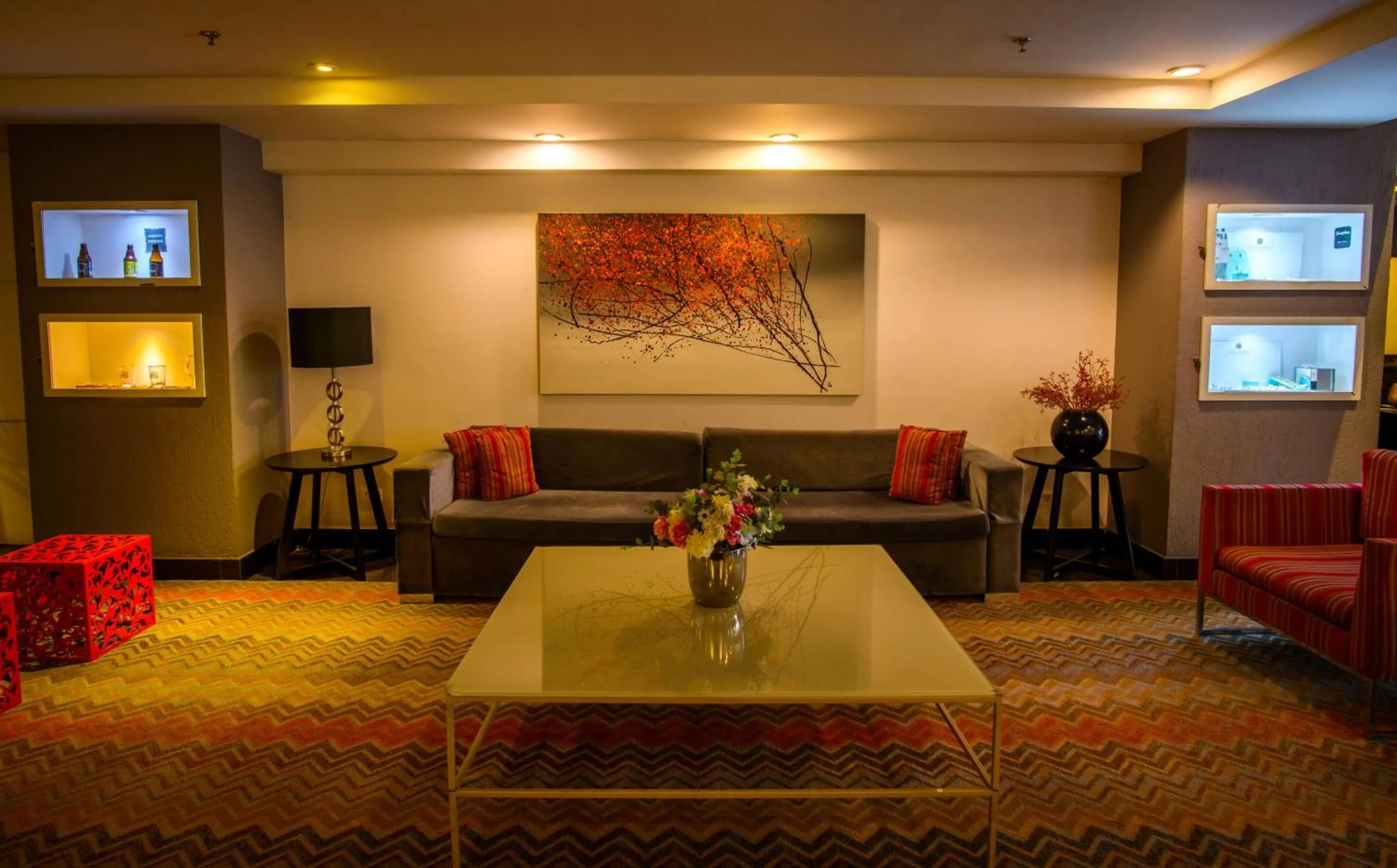 Lobby or reception in Quality Suites Alphaville