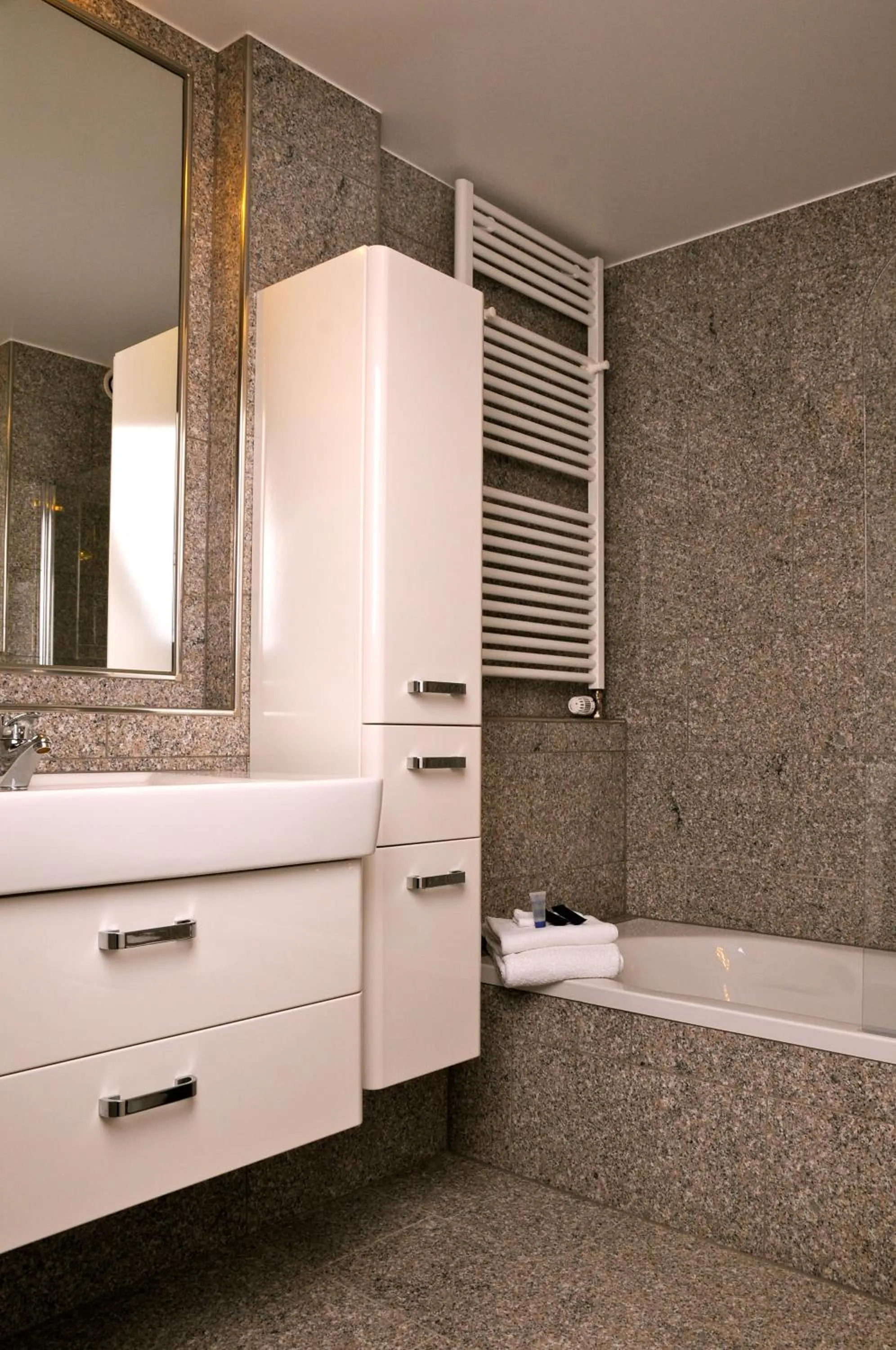 Bathroom in Domus Hotel