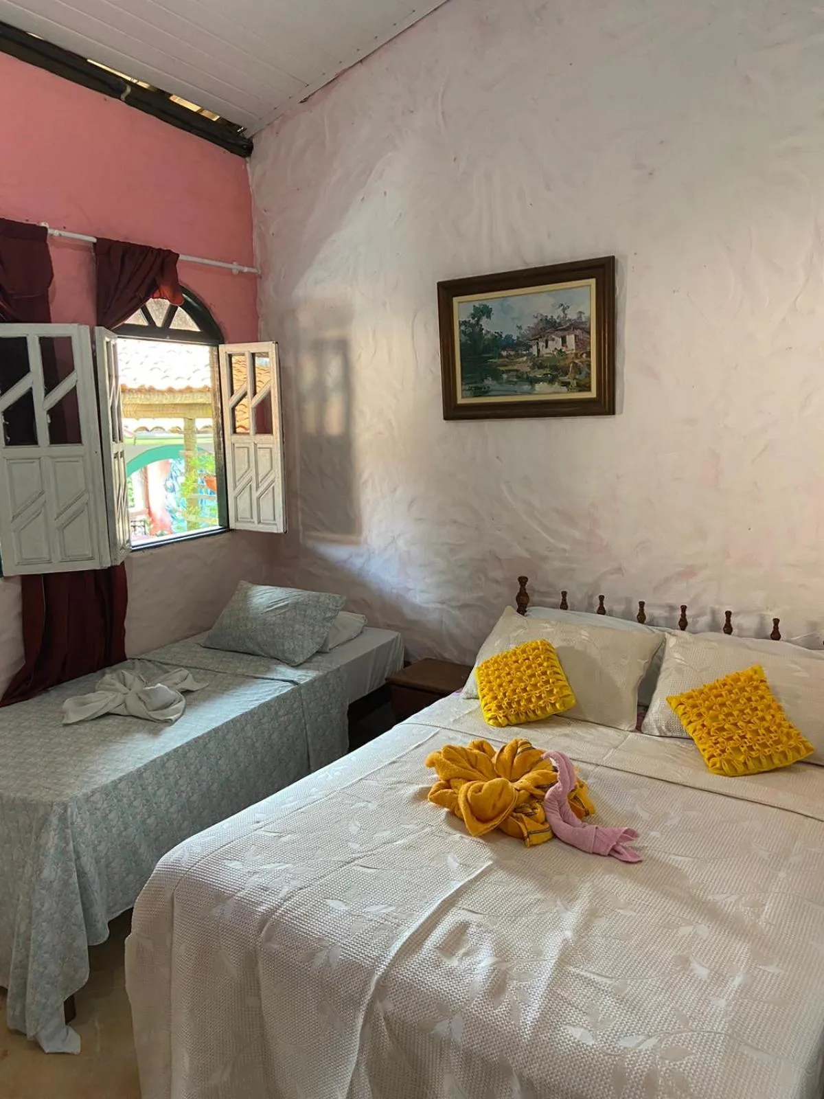 Photo of the whole room, Bed in Pousada Encontro de Rios