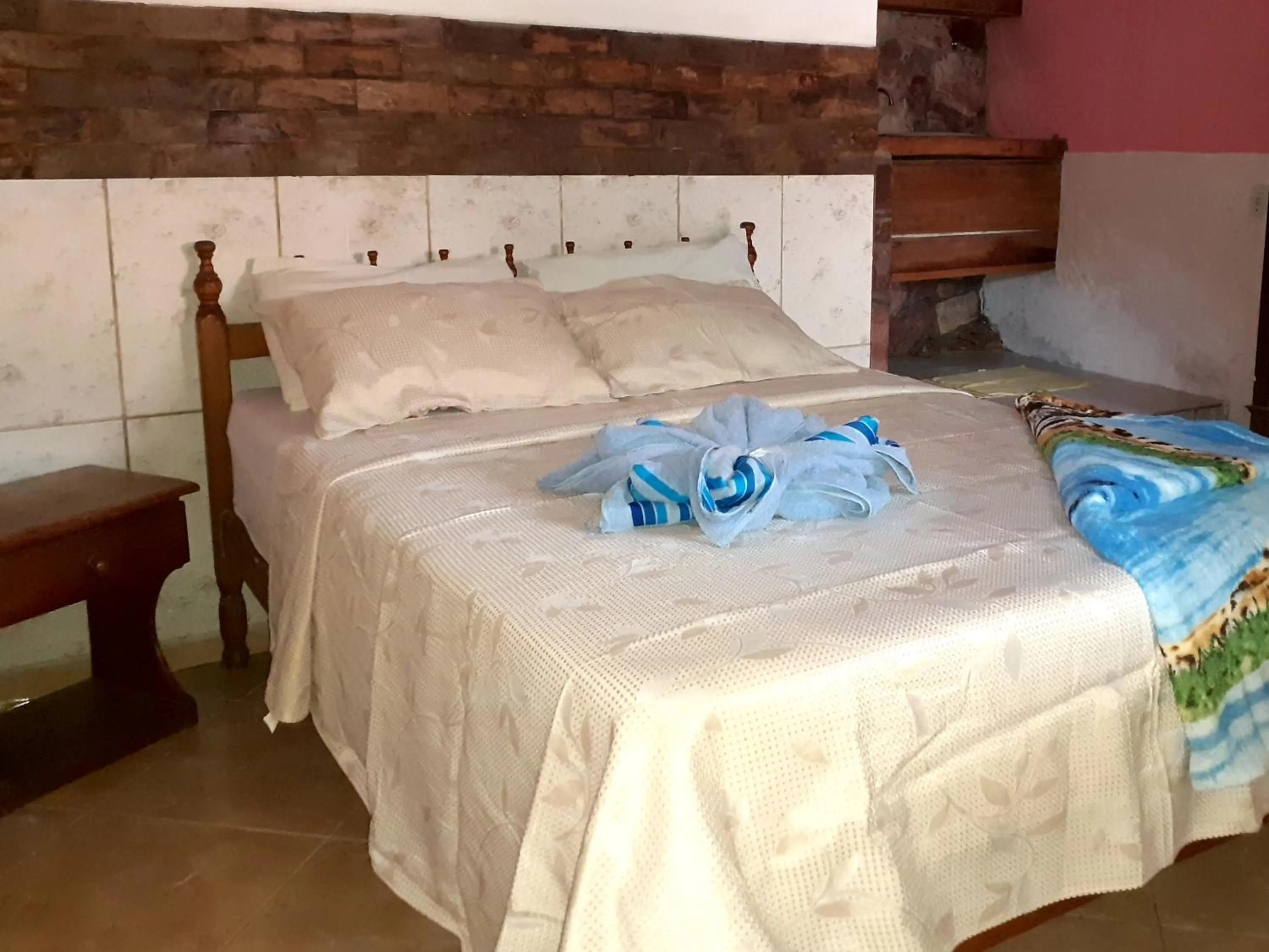 Photo of the whole room, Bed in Pousada Encontro de Rios