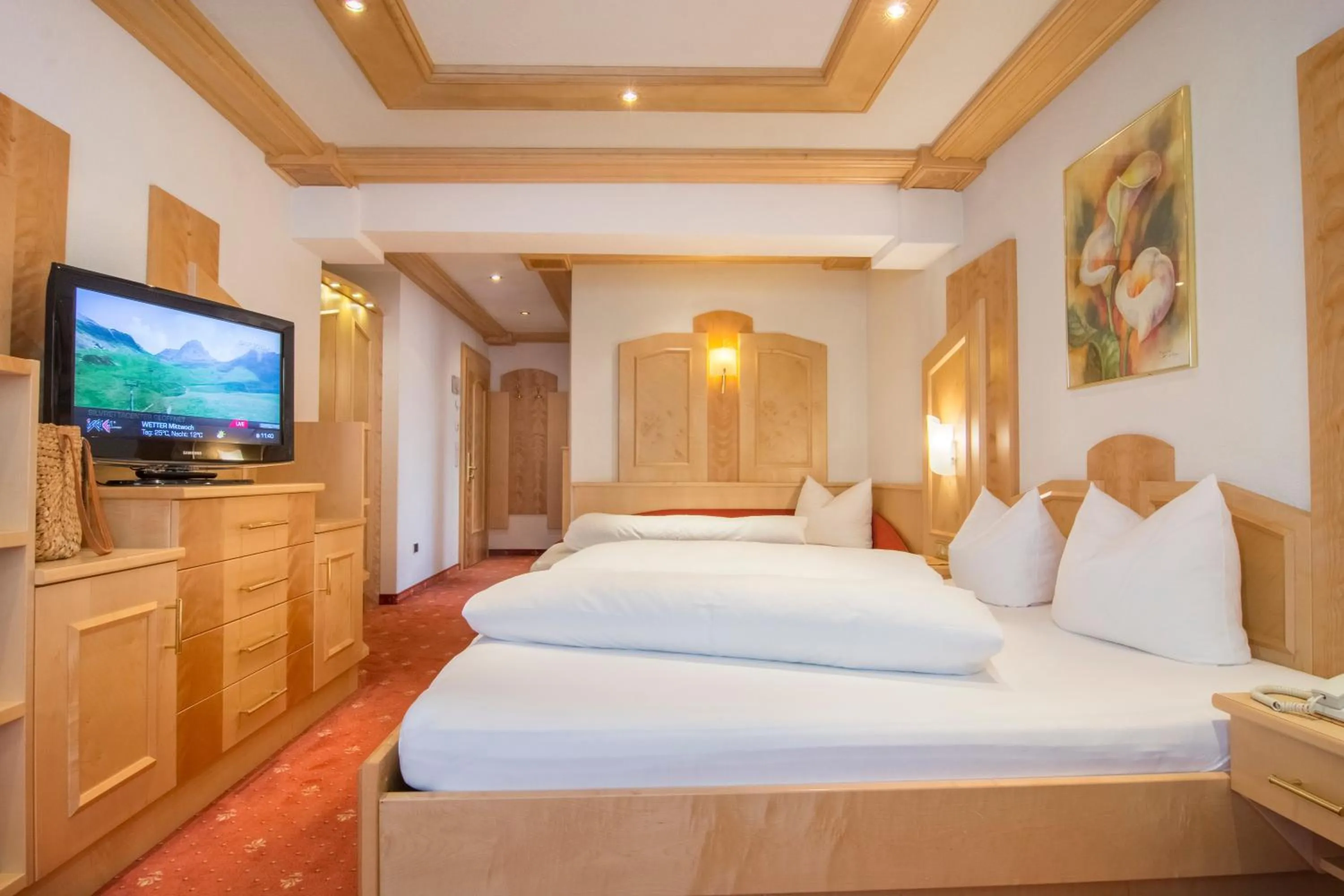 Bed in Alphotel Garni Salner