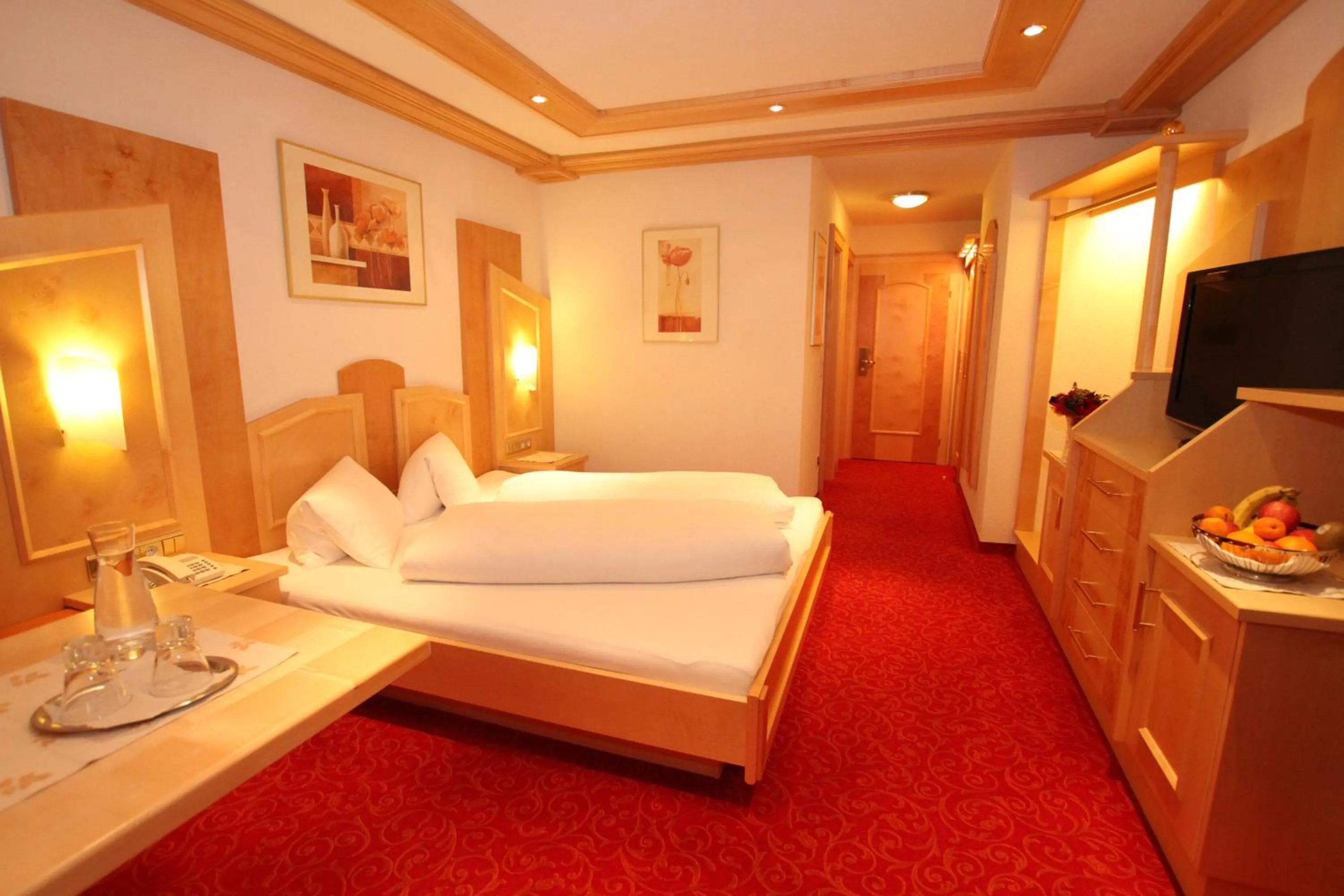 Lounge or bar, Bed in Alphotel Garni Salner