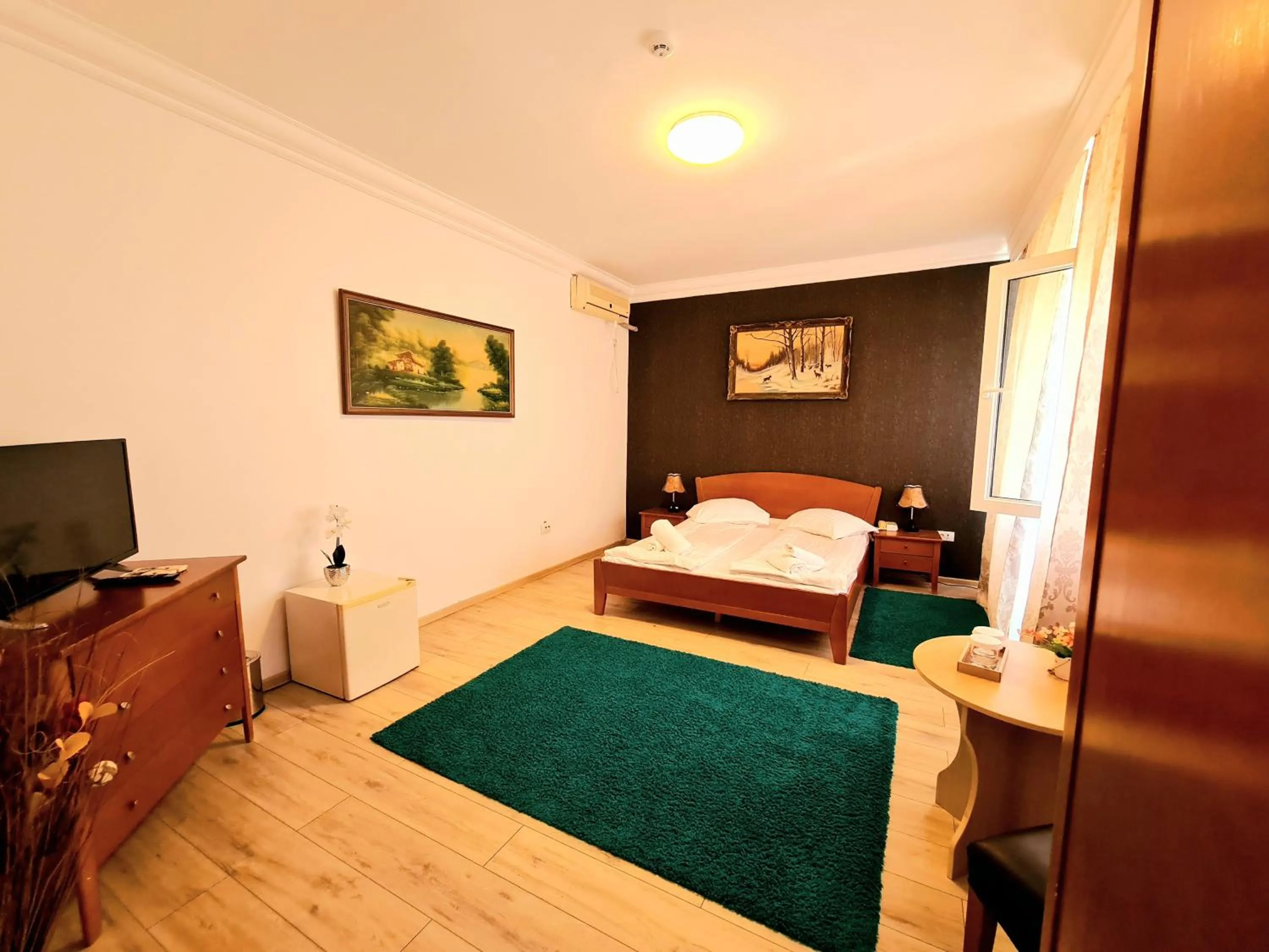 Double Room in Hotel Elisabeta