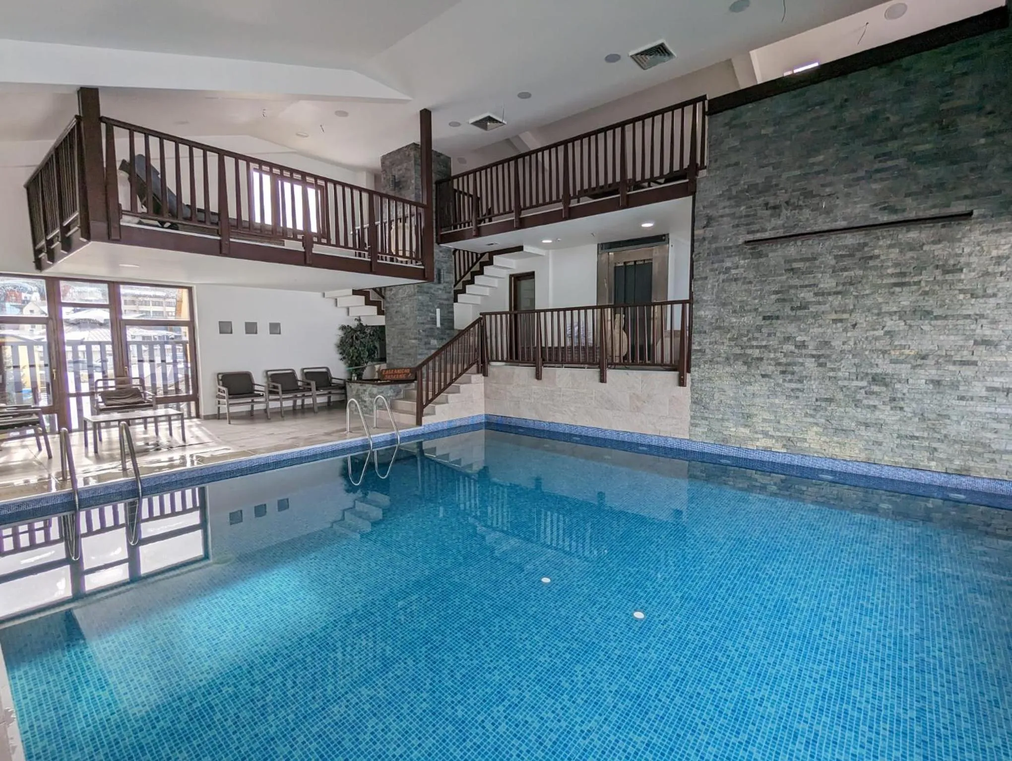 Pool view in Hotel Pahuljica