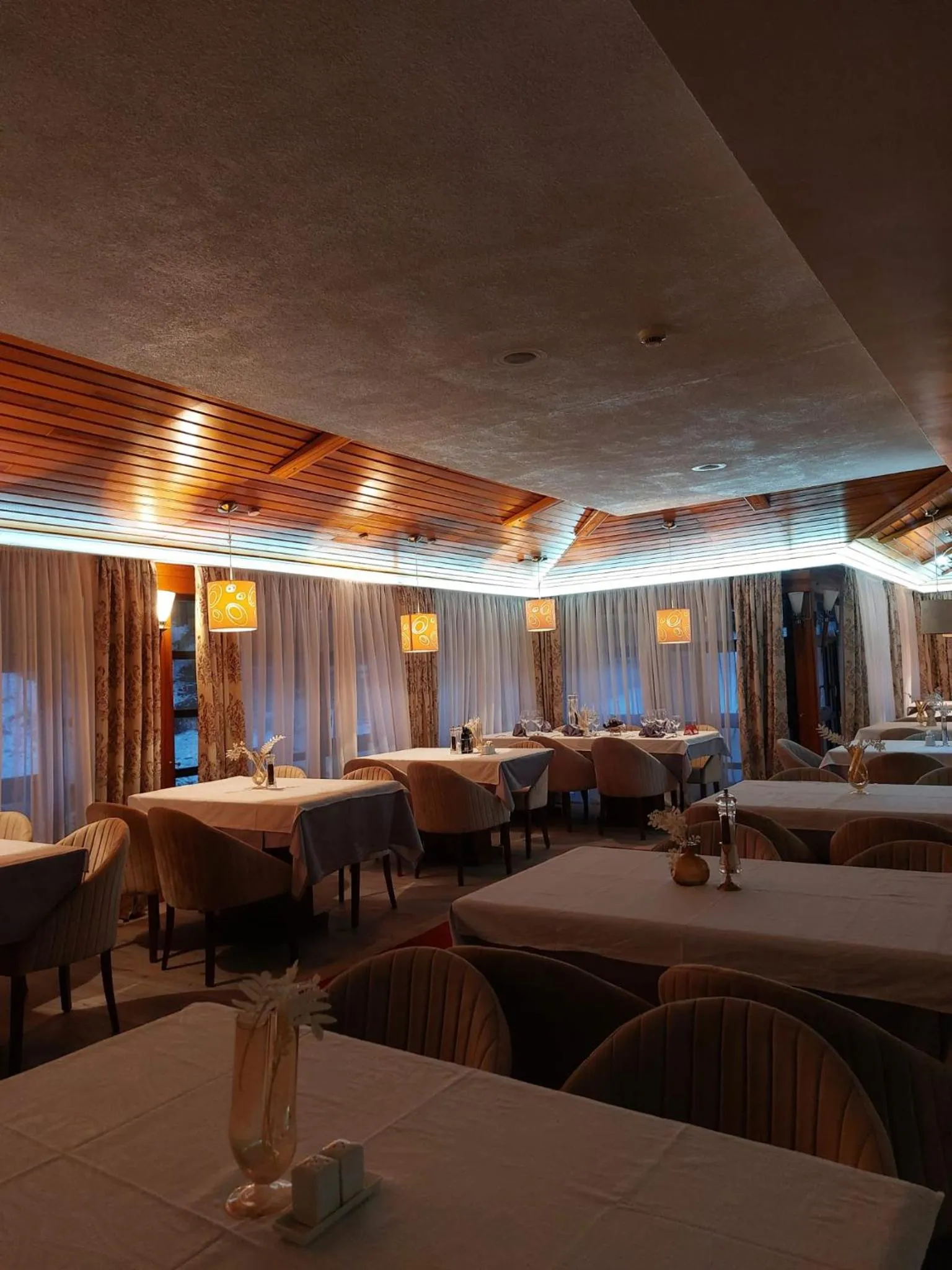 Restaurant/places to eat in Hotel Pahuljica