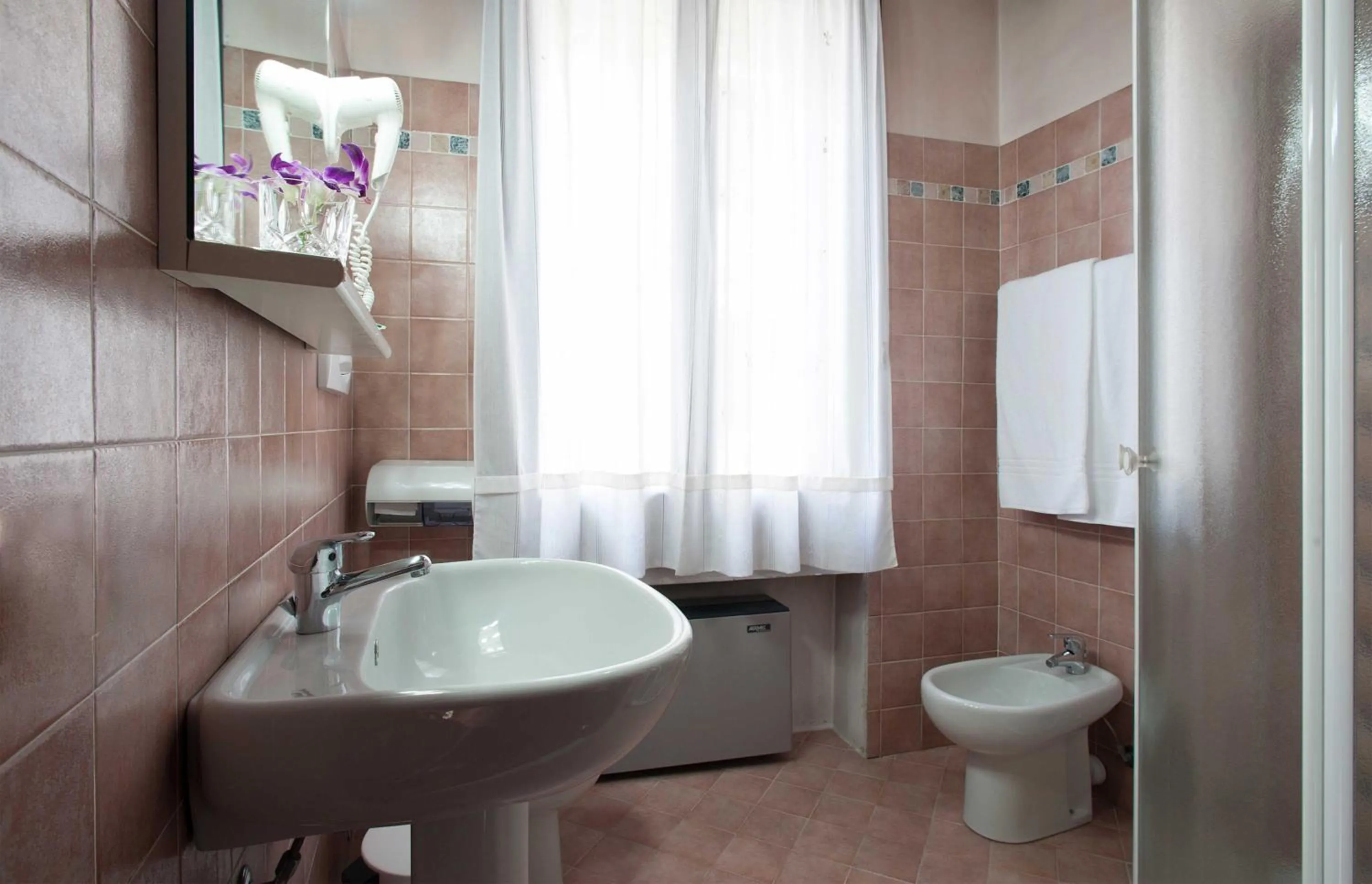 Shower in Hotel Al Castello