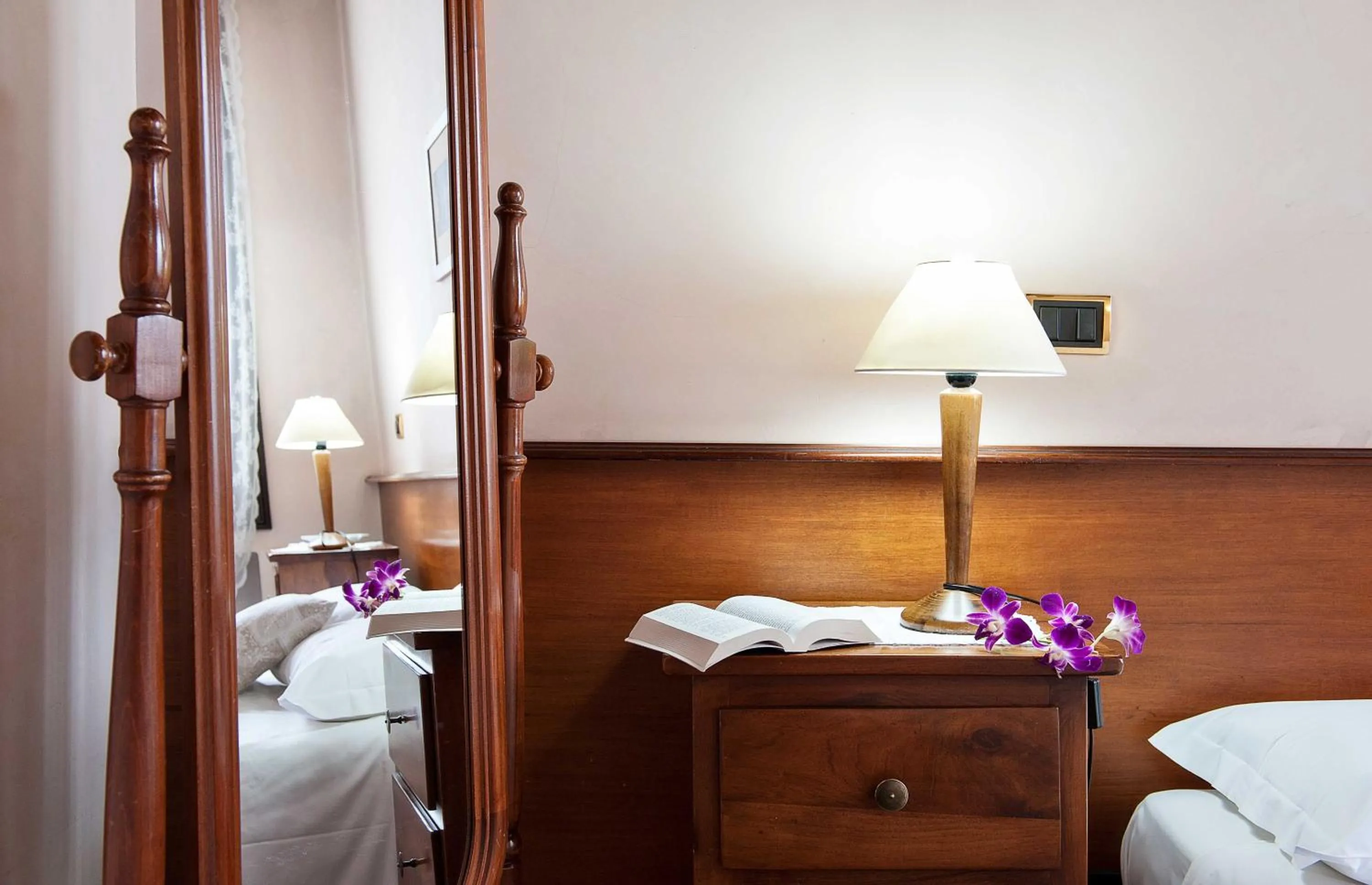 Decorative detail, Bed in Hotel Al Castello