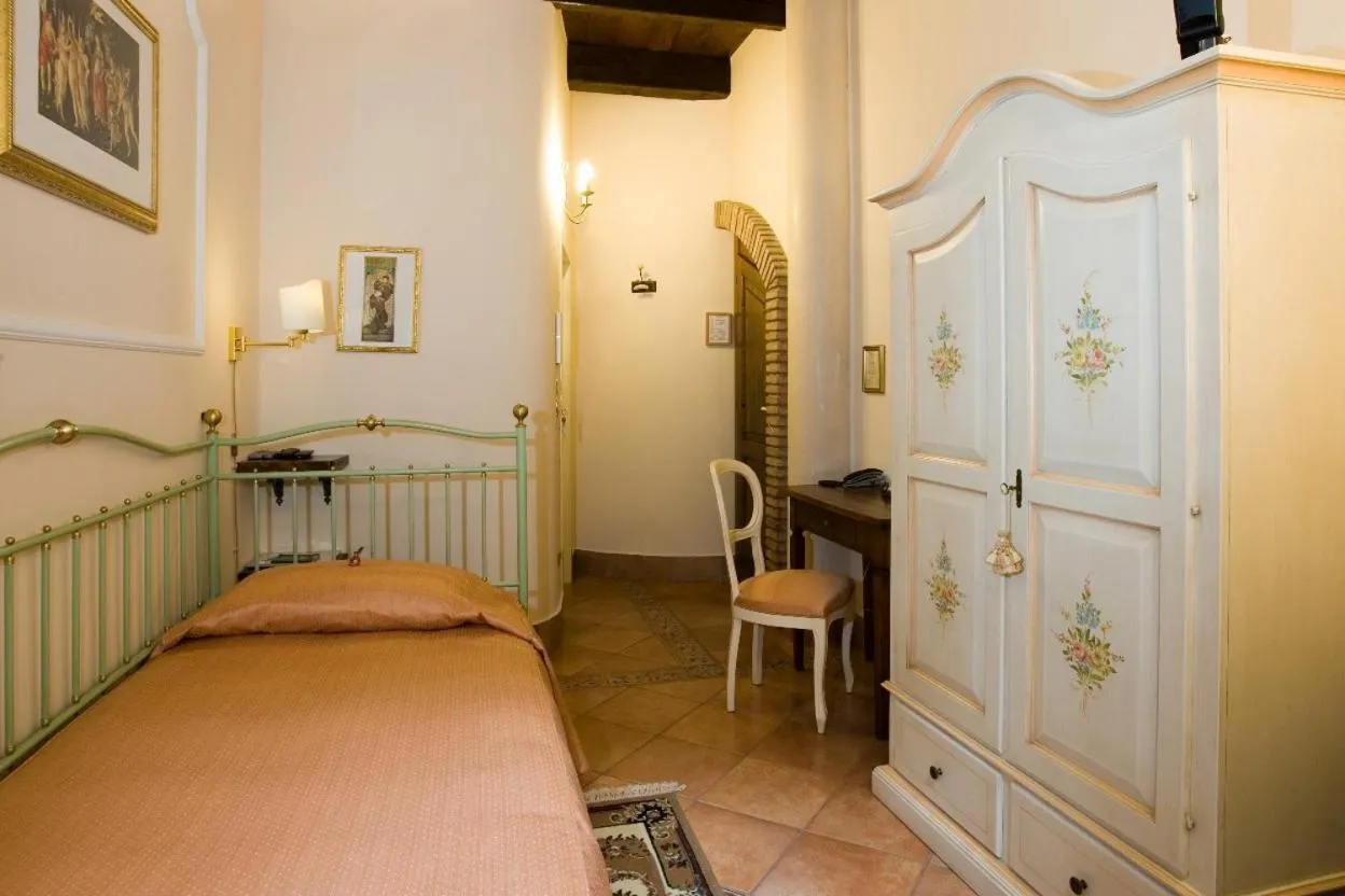 Bed in Mondo Antico R&B