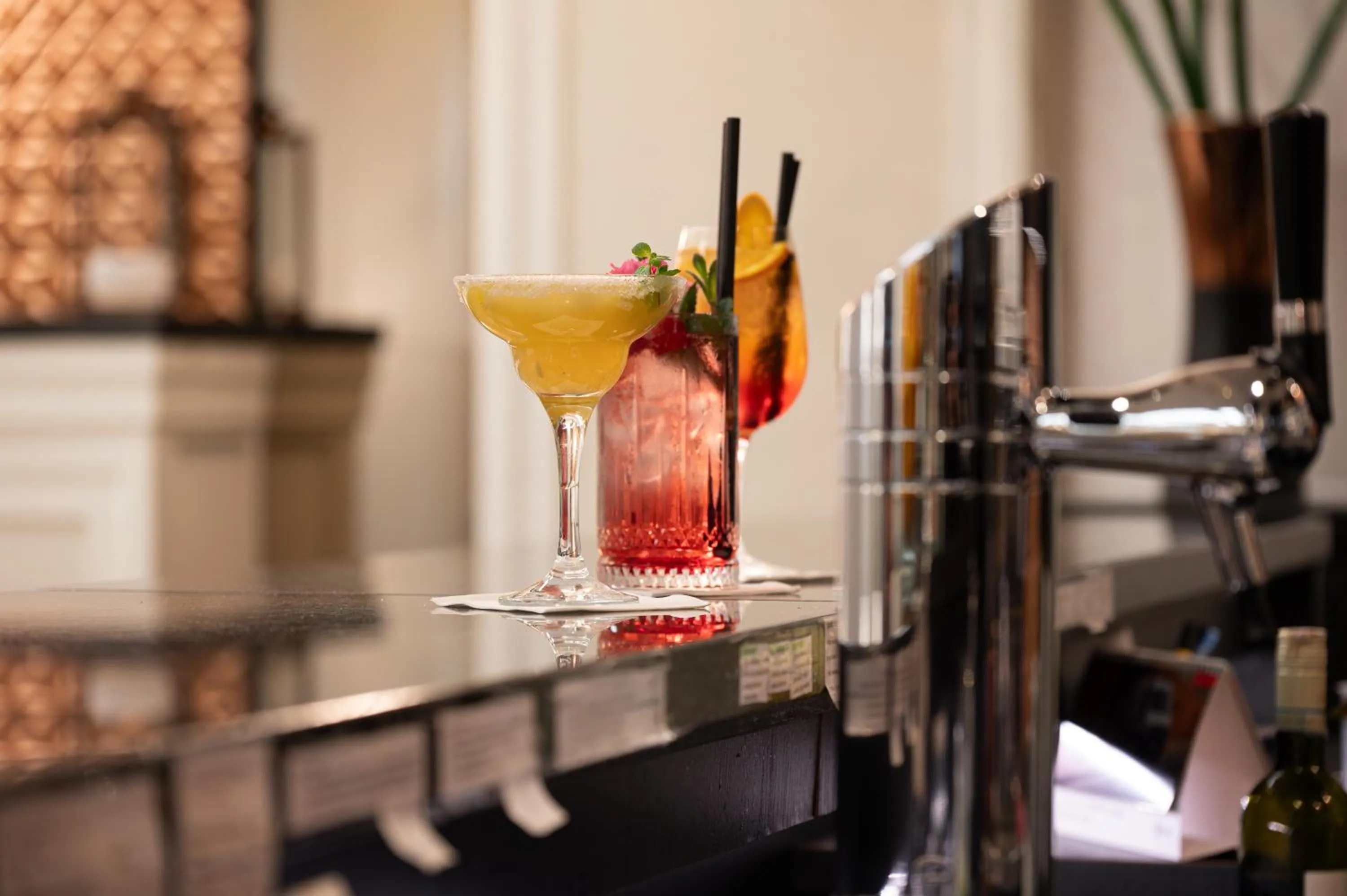 Restaurant/places to eat in Hotel Falko