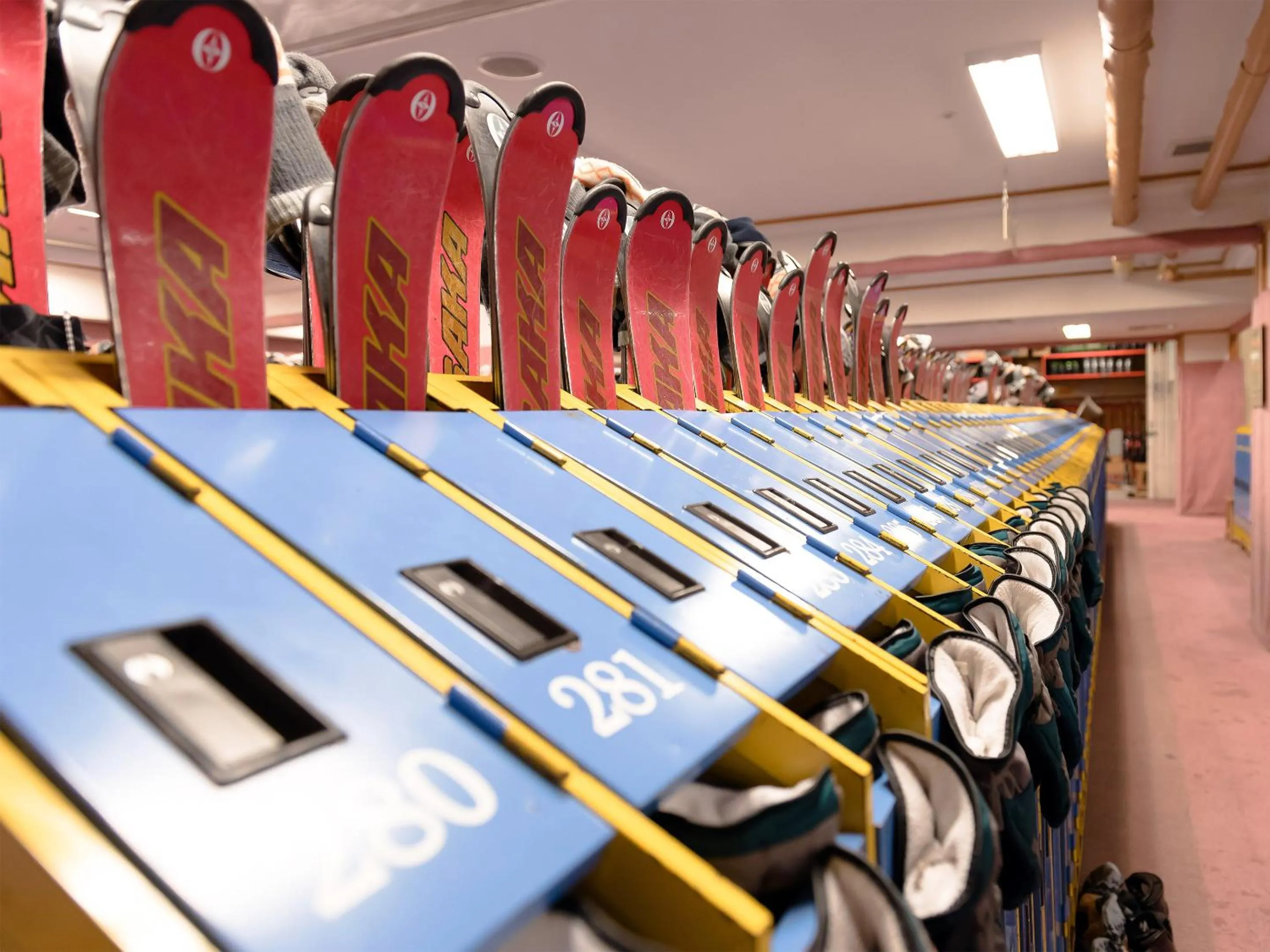 Skiing in Hotel Ichinose