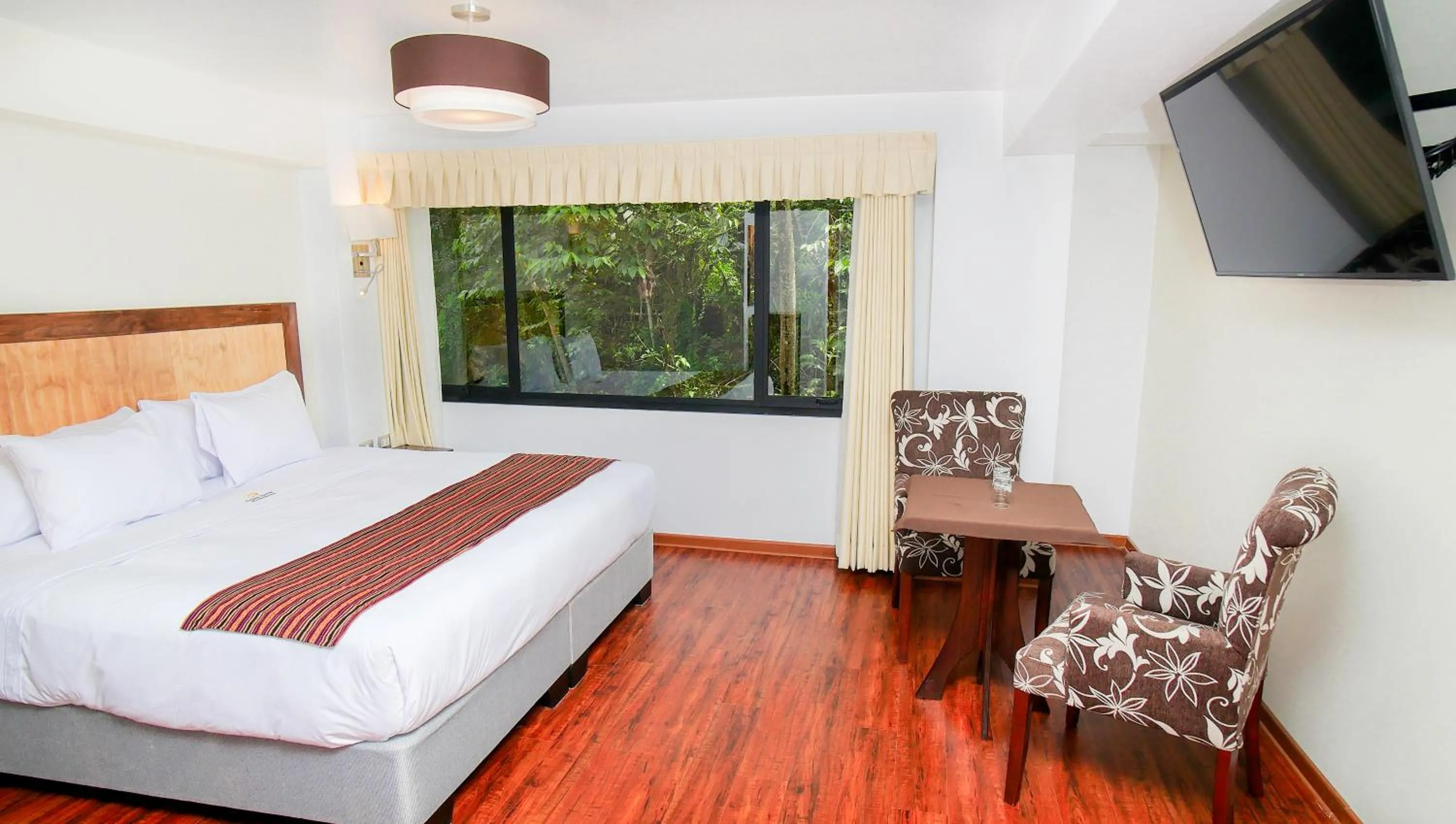 Bed in Golden Sunrise Machupicchu