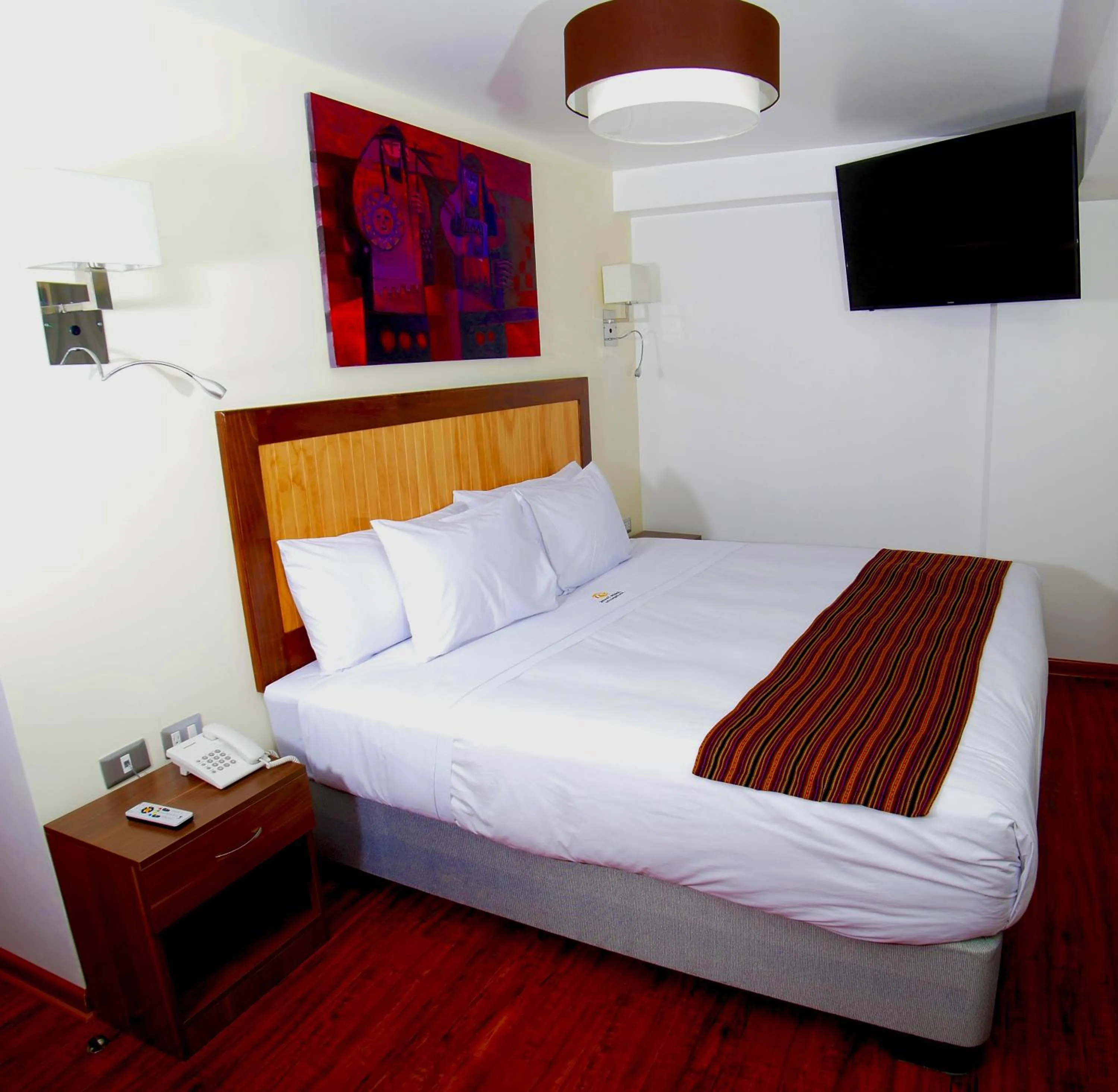 Bed in Golden Sunrise Machupicchu