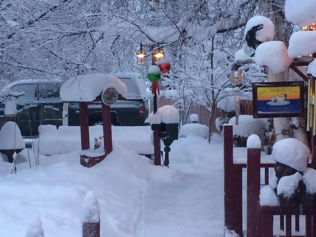 Property building in Billie's Backpackers Hostel