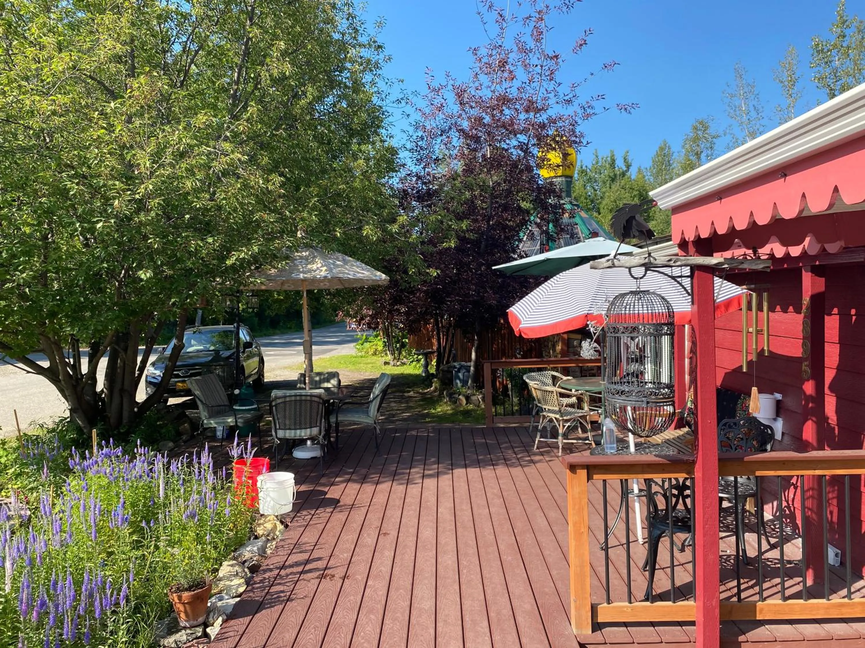 Property building in Billie's Backpackers Hostel