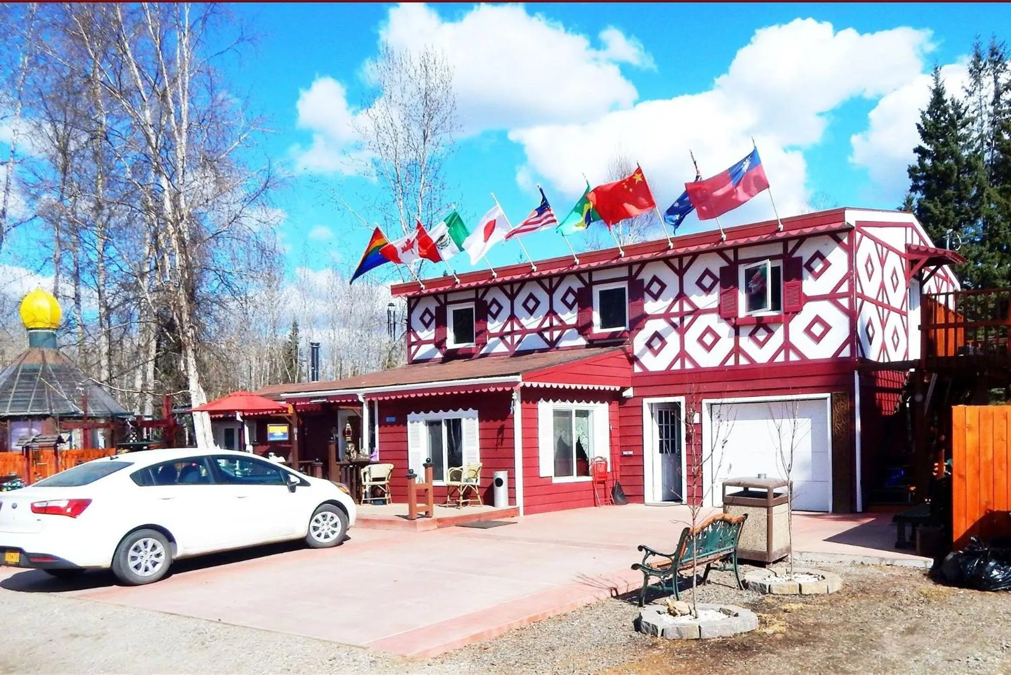 Property building in Billie's Backpackers Hostel