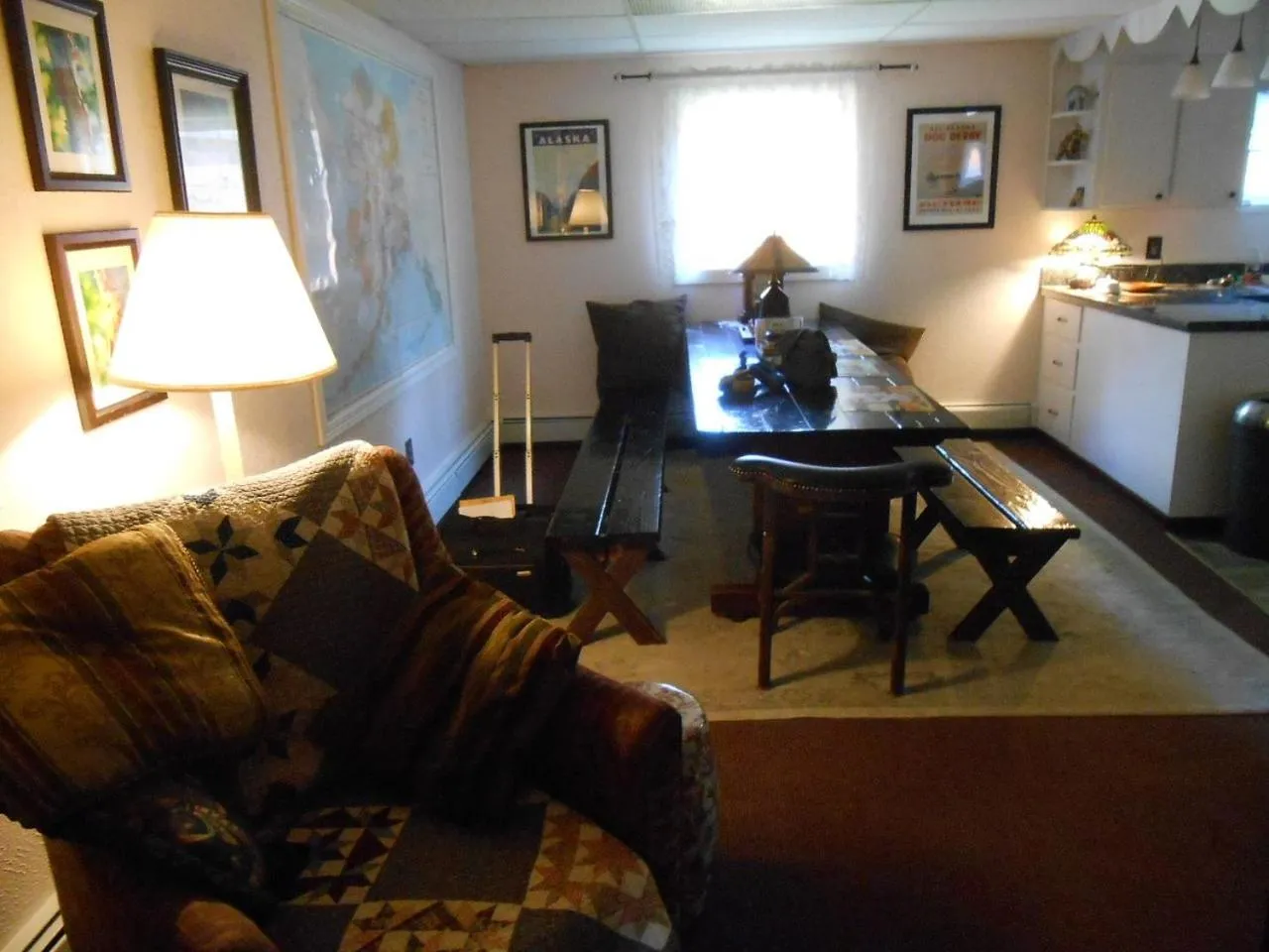 Dining area in Billie's Backpackers Hostel