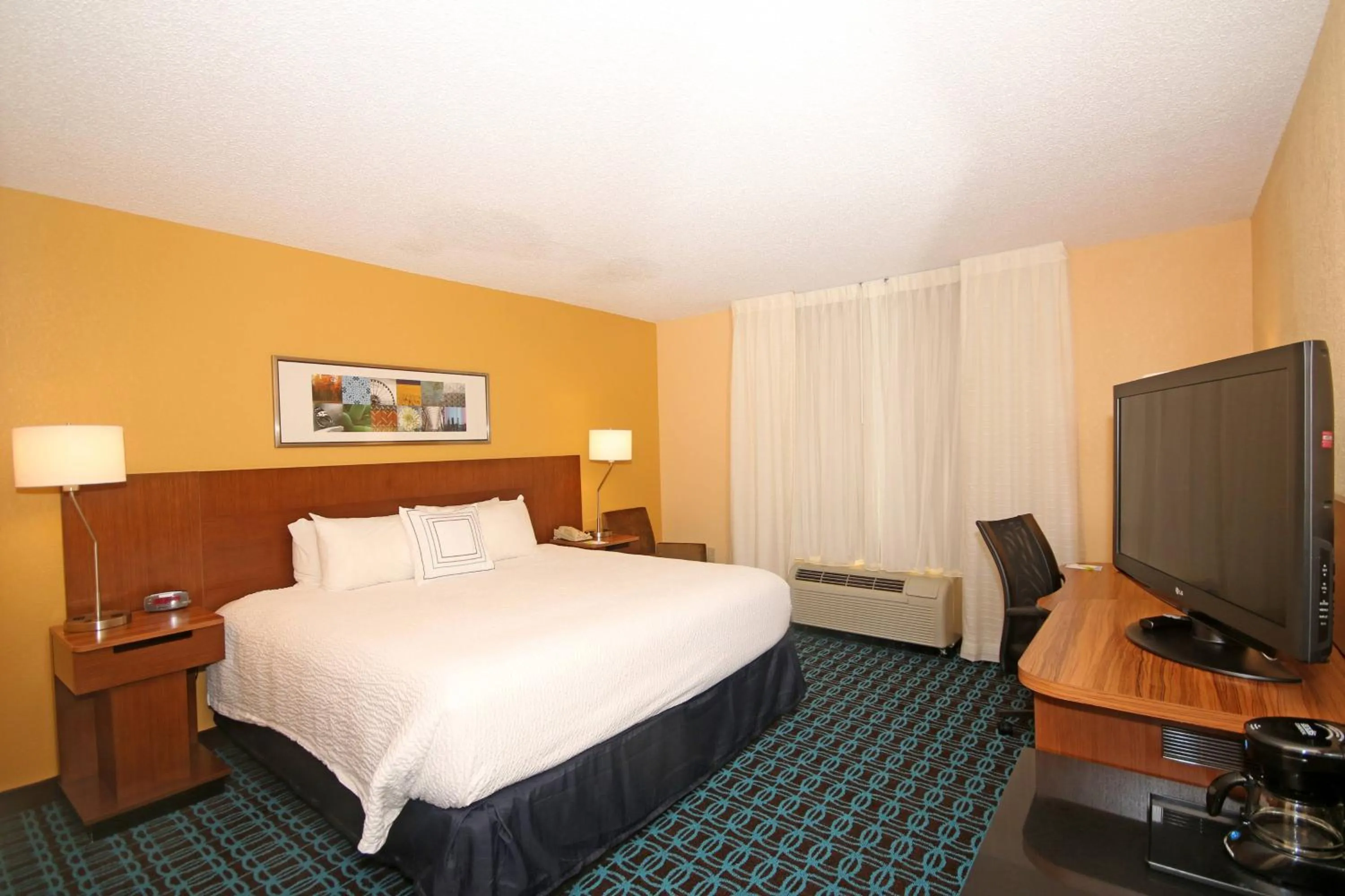 Photo of the whole room, Bed in Fairfield Inn & Suites by Marriott Aiken